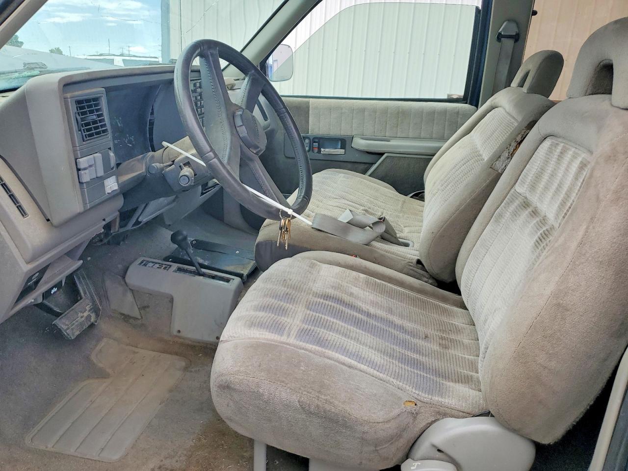1993 Chevrolet Gmt-400 K2500 Blue vin: 2GCFK29K6P1174397