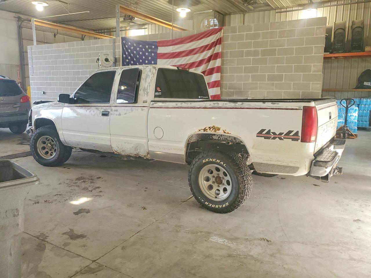 1995 Chevrolet 2500 4x4 White vin: 2GCFK29S1S1151960