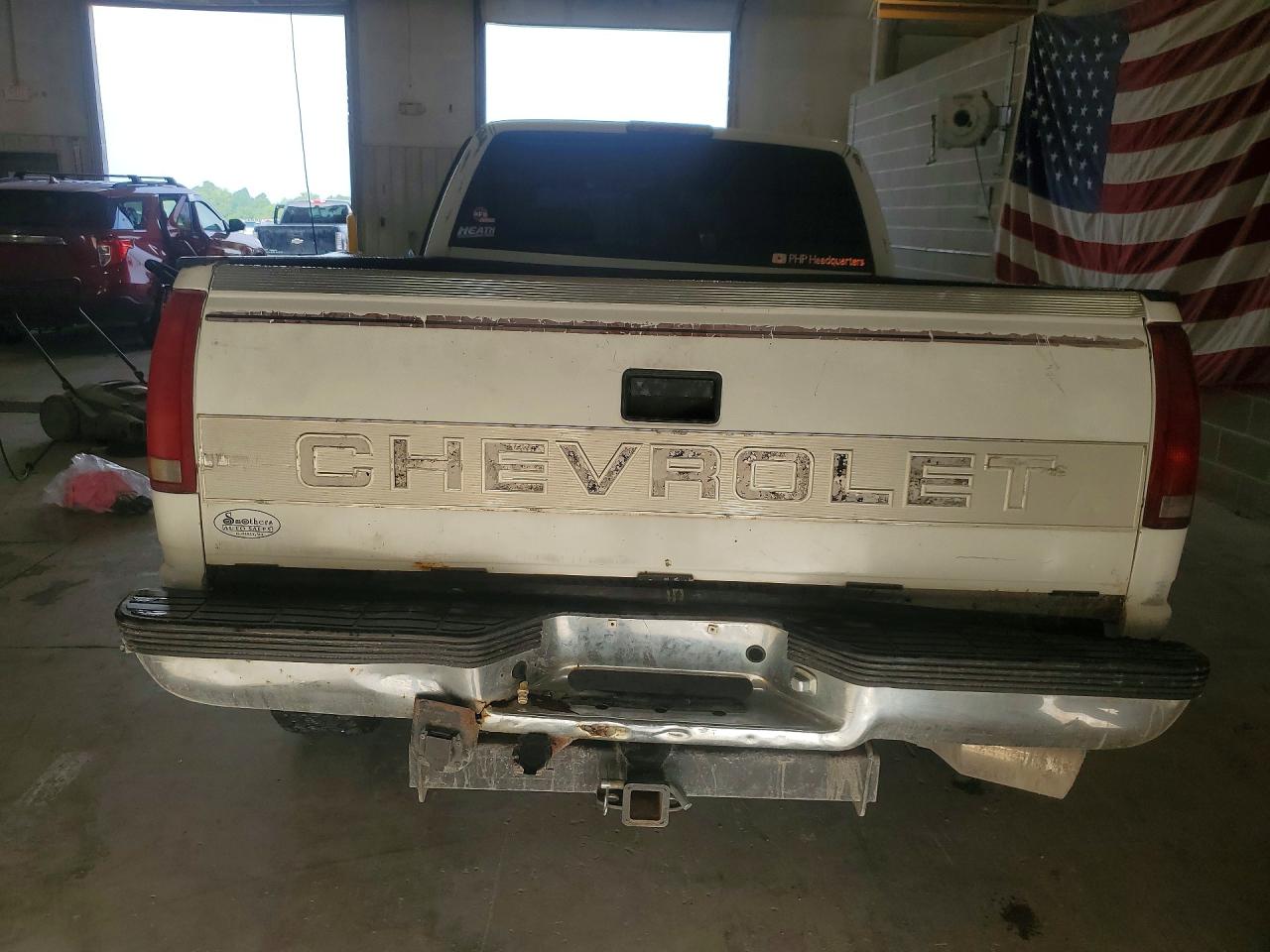 1995 Chevrolet 2500 4x4 White vin: 2GCFK29S1S1151960