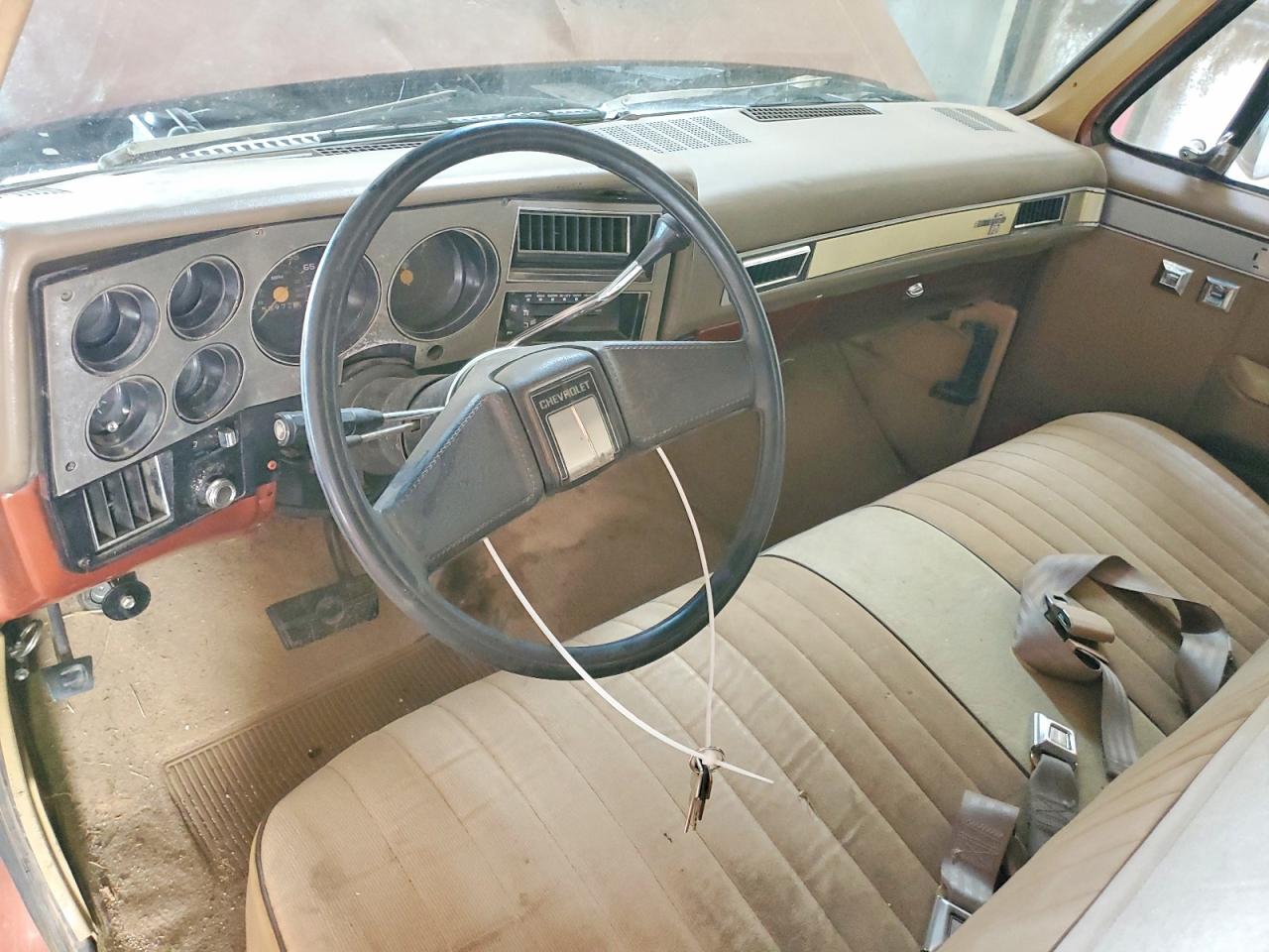 1983 Chevrolet C20 Двухцветный vin: 2GCGC24W8D1130117