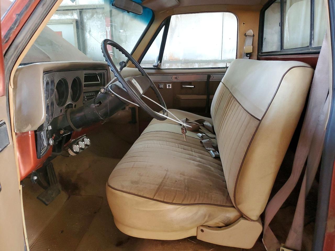 1983 Chevrolet C20 Двухцветный vin: 2GCGC24W8D1130117