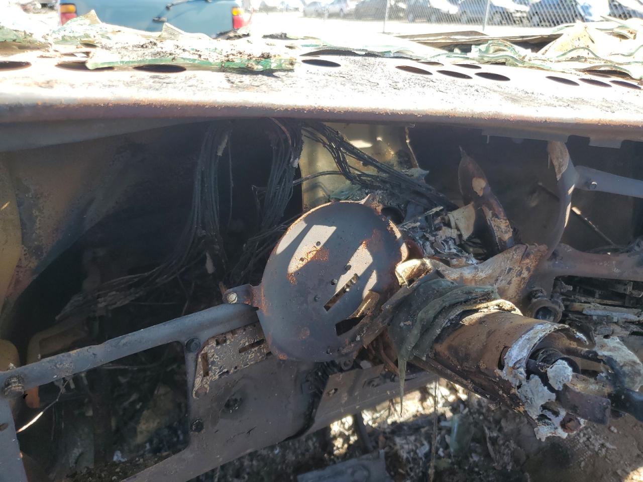 1983 Chevrolet K20 Burn vin: 2GCGK24J8D1131968