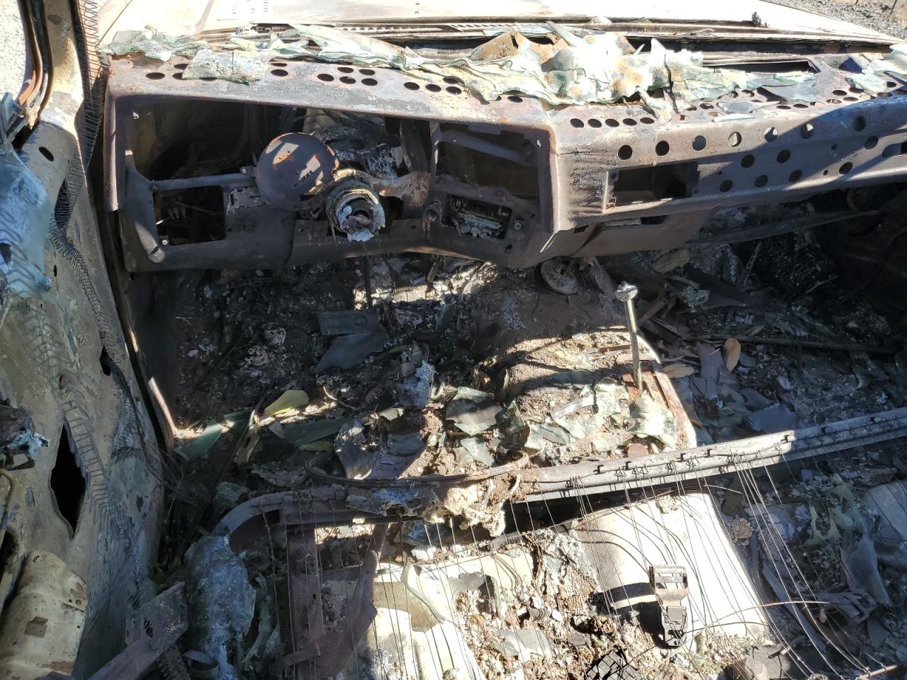 1983 Chevrolet K20 Burn vin: 2GCGK24J8D1131968