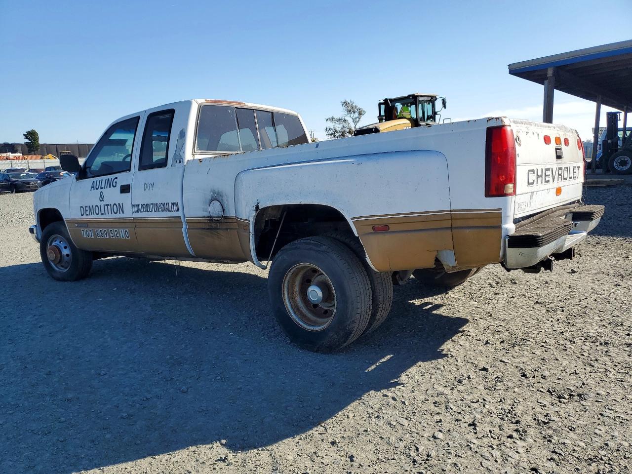 1988 Chevrolet Gmt-400 C3500 Two Tone vin: 2GCHC39N4J1203134