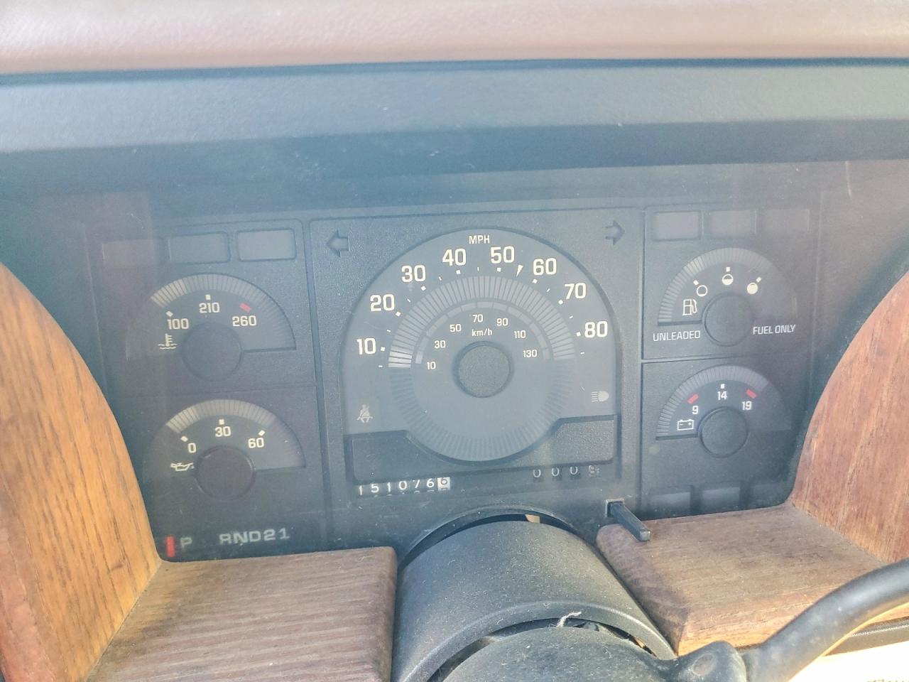 1988 Chevrolet Gmt-400 C3500 Two Tone vin: 2GCHC39N4J1203134