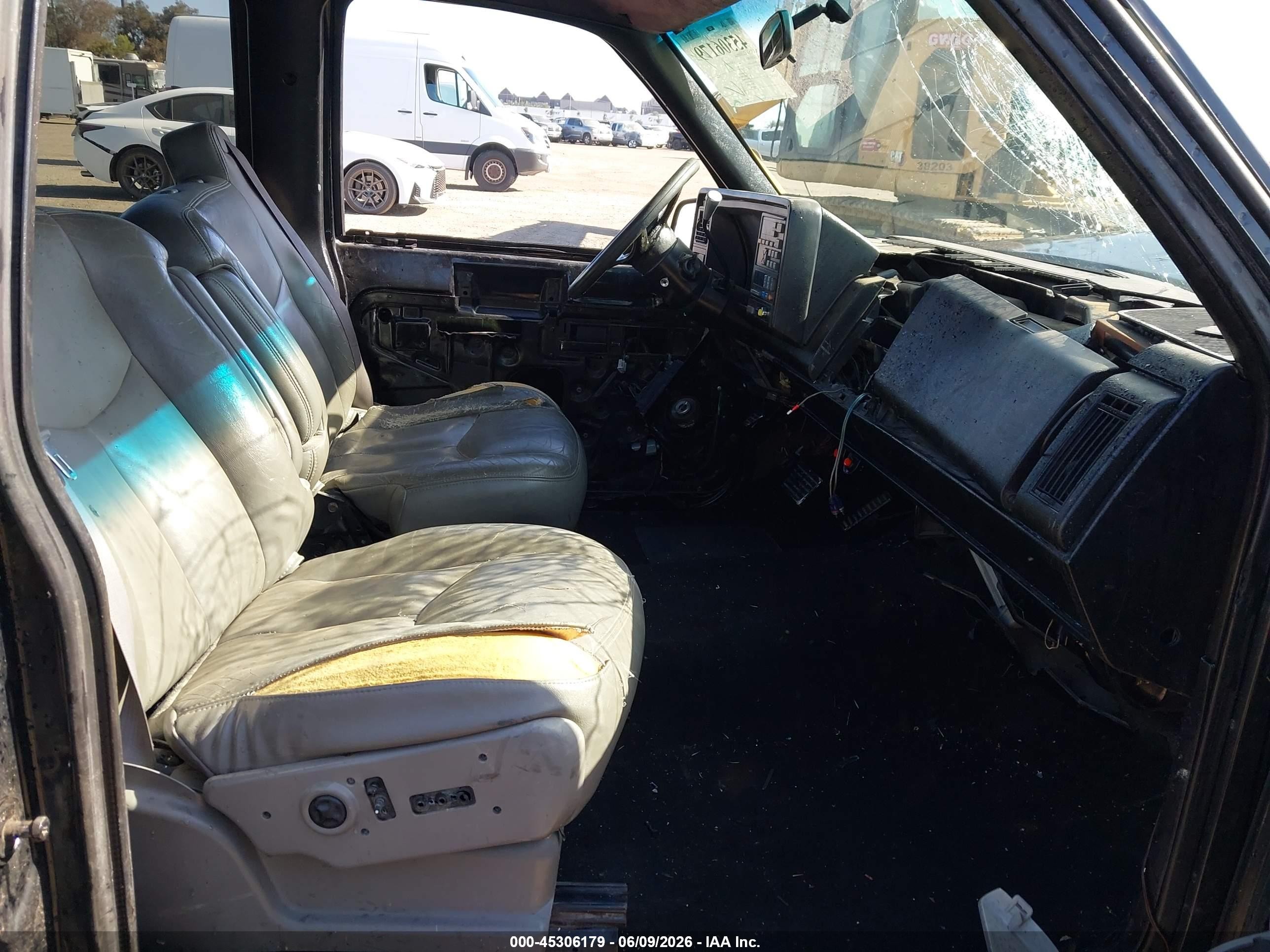 1990 Chevrolet Gmt-400 C3500 Black vin: 2GCHC39N4L1216534