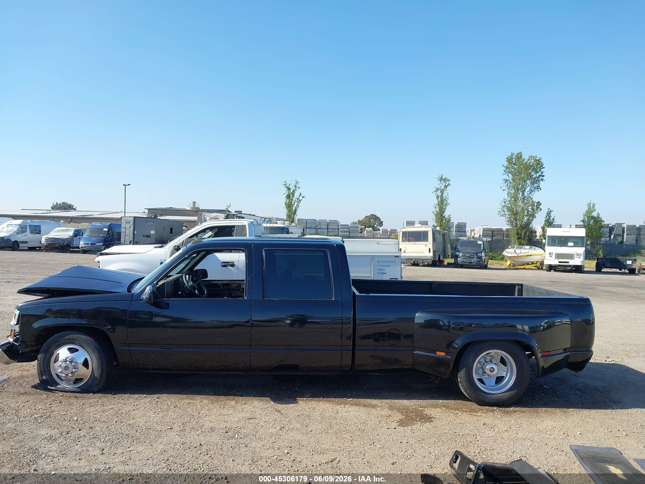 1990 Chevrolet Gmt-400 C3500 Black vin: 2GCHC39N4L1216534