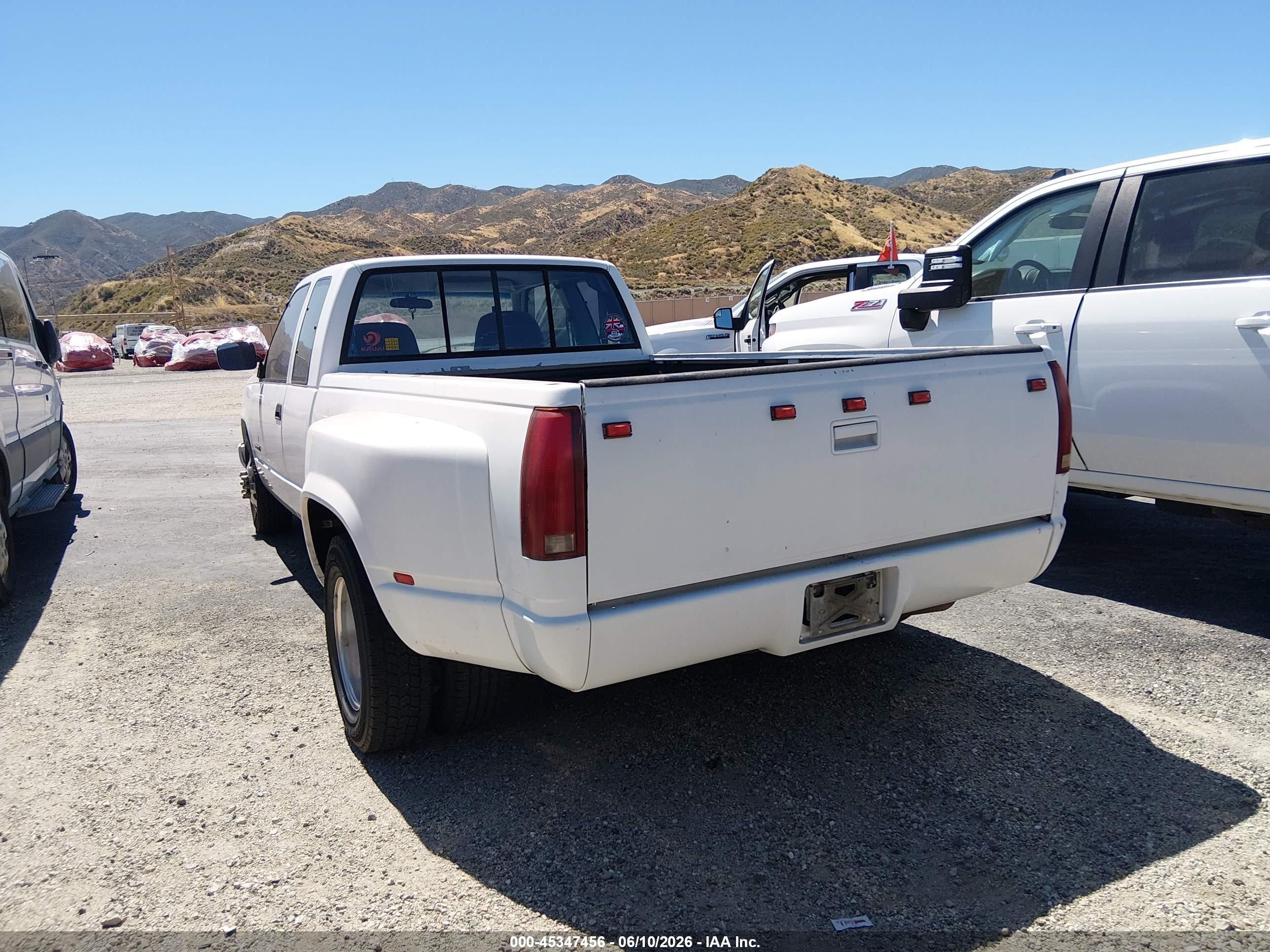 1992 Chevrolet Gmt-400 C3500 White vin: 2GCHC39N7N1166022