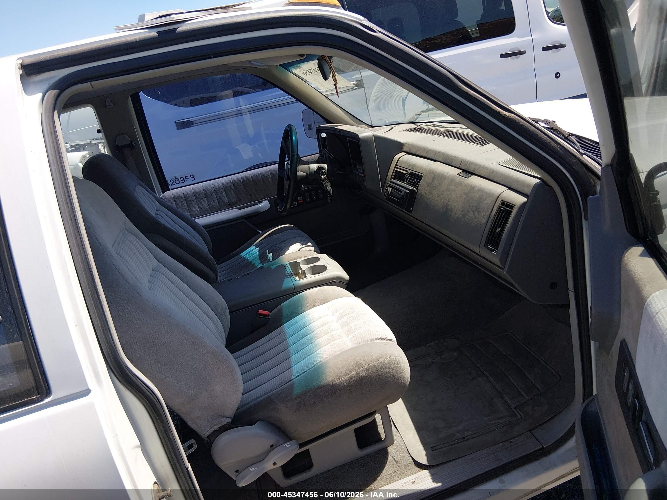 1992 Chevrolet Gmt-400 C3500 White vin: 2GCHC39N7N1166022