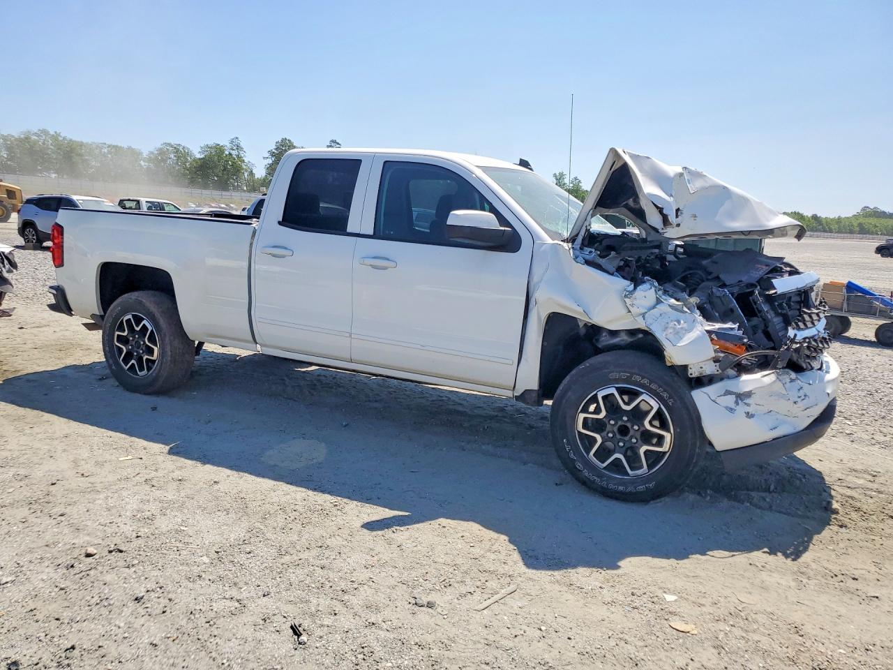 2019 Chevrolet Silverado Ld C1500 Lt Белый vin: 2GCRCPECXK1154636