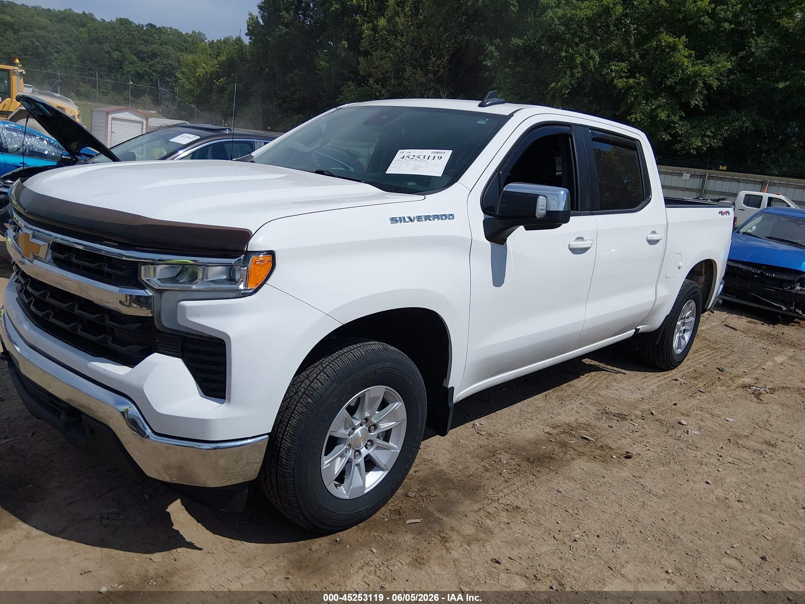 2023 Chevrolet Silverado 1500 4wd  Standard Bed Lt Белый vin: 2GCUDDEDXP1139561
