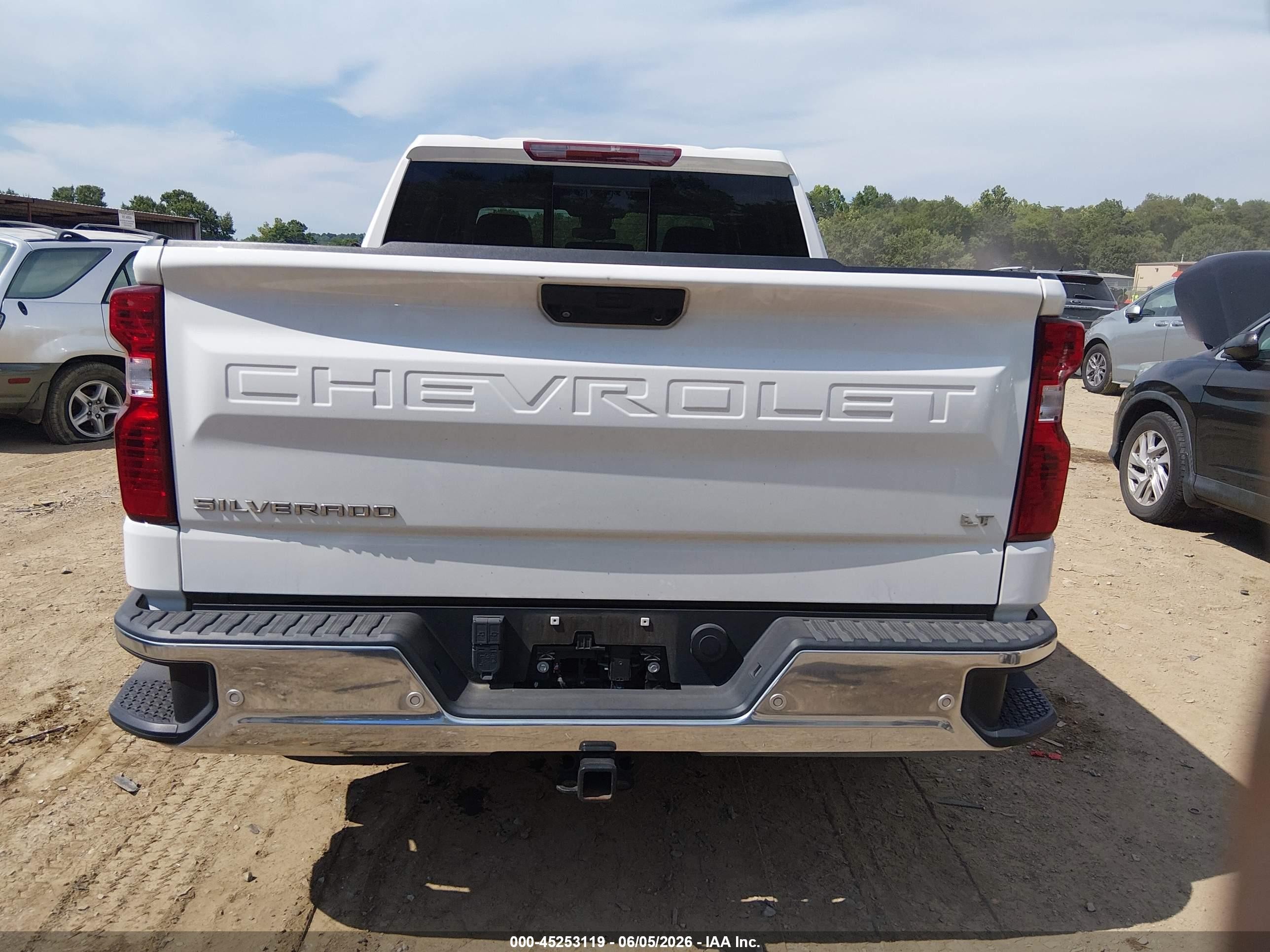 2023 Chevrolet Silverado 1500 4wd  Standard Bed Lt Белый vin: 2GCUDDEDXP1139561