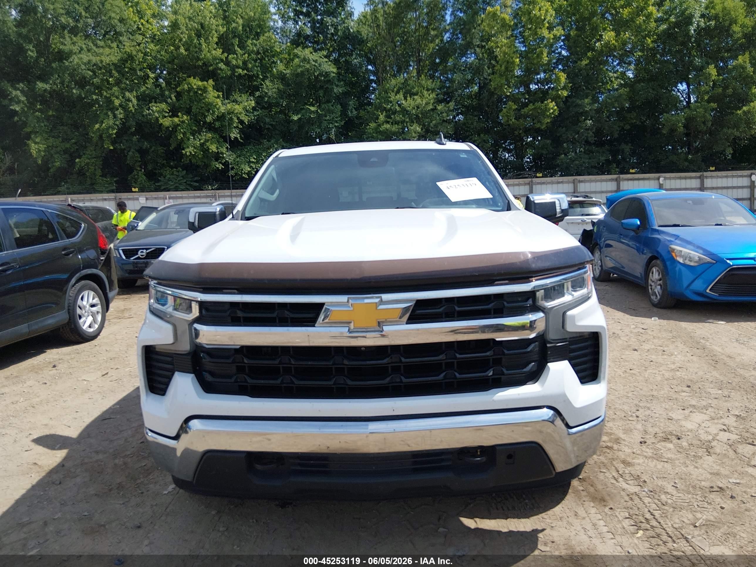 2023 Chevrolet Silverado 1500 4wd  Standard Bed Lt Белый vin: 2GCUDDEDXP1139561