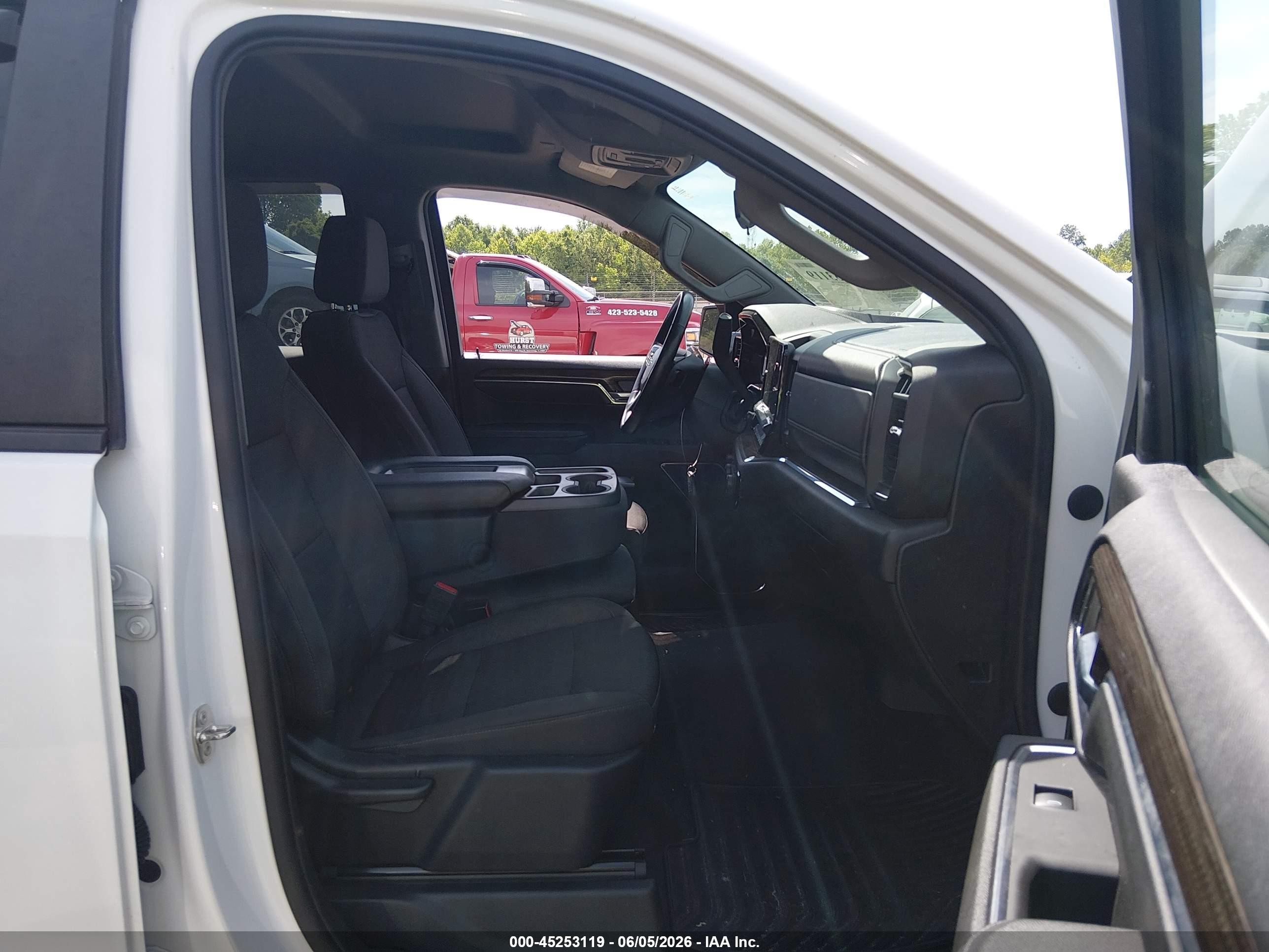2023 Chevrolet Silverado 1500 4wd  Standard Bed Lt Белый vin: 2GCUDDEDXP1139561