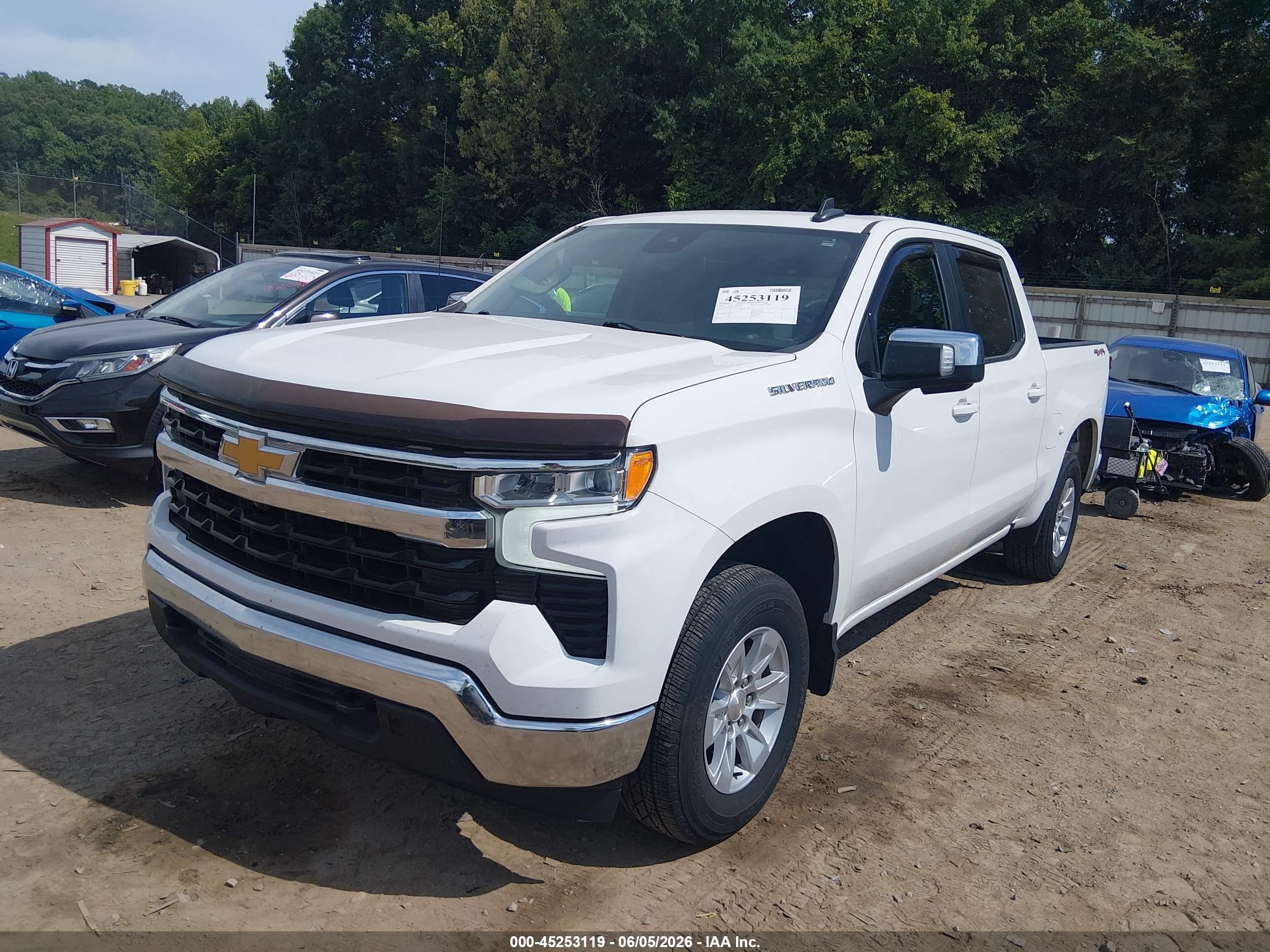 2023 Chevrolet Silverado 1500 4wd  Standard Bed Lt Белый vin: 2GCUDDEDXP1139561
