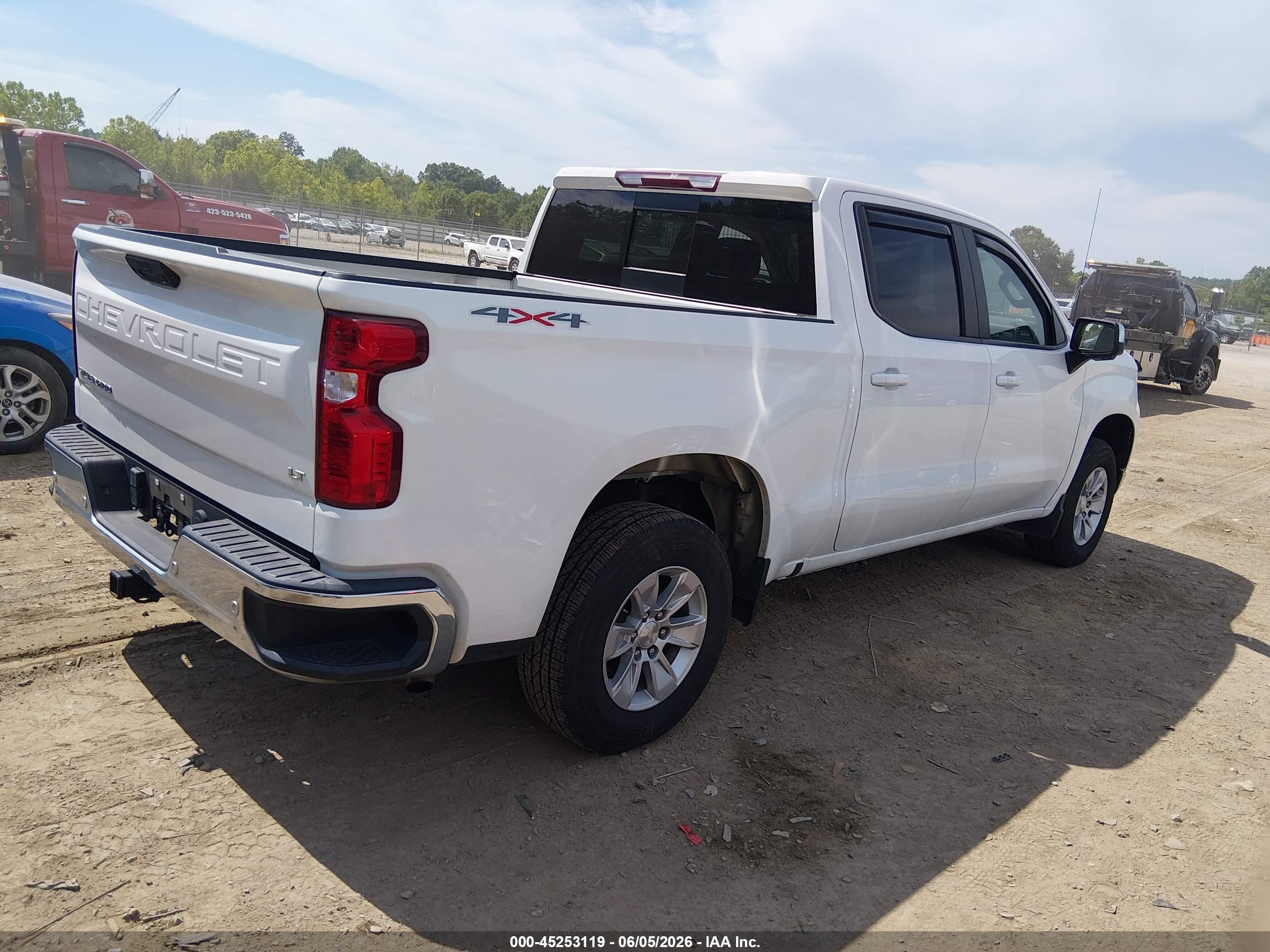 2023 Chevrolet Silverado 1500 4wd  Standard Bed Lt Белый vin: 2GCUDDEDXP1139561