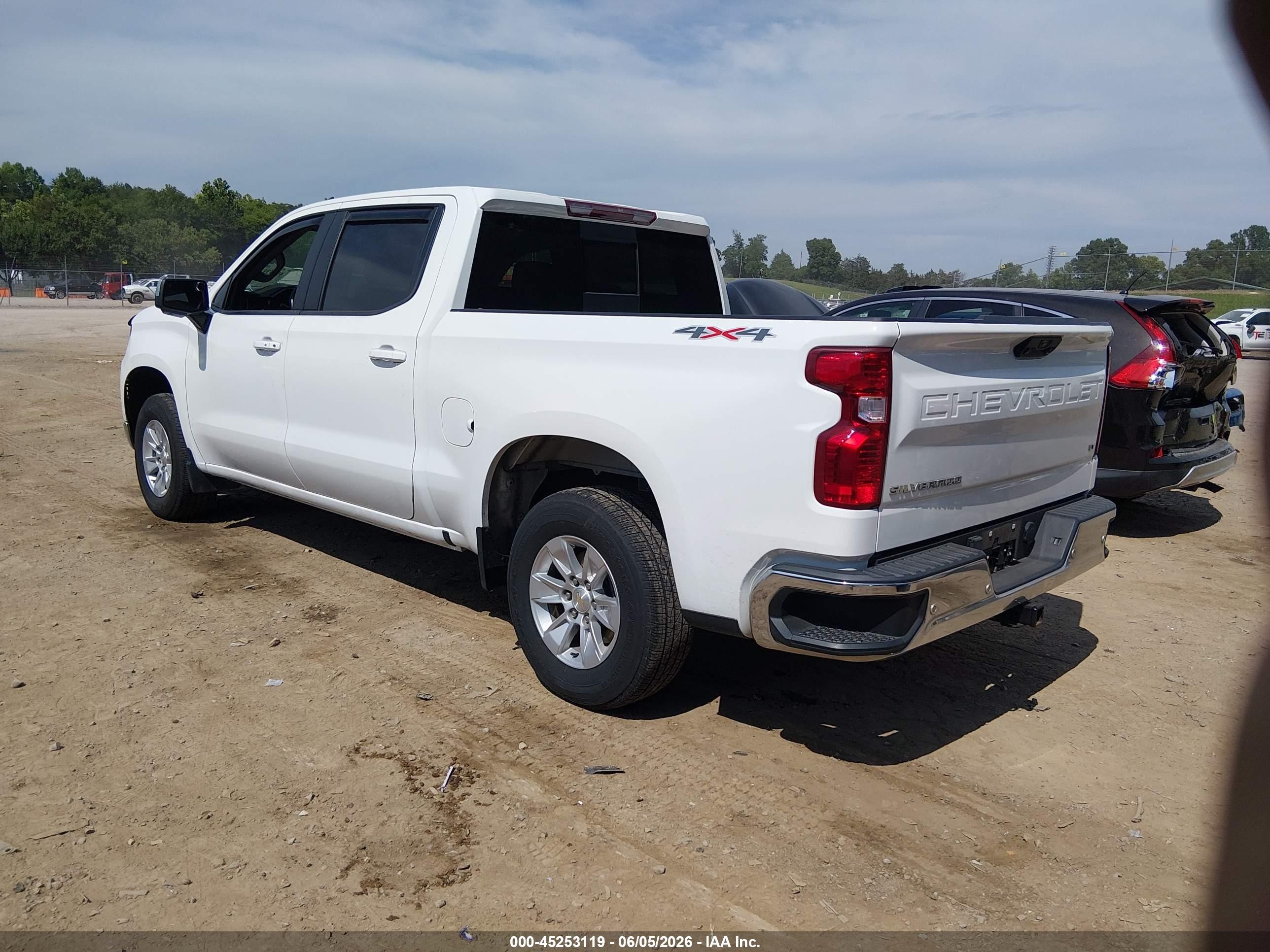 2023 Chevrolet Silverado 1500 4wd  Standard Bed Lt Белый vin: 2GCUDDEDXP1139561