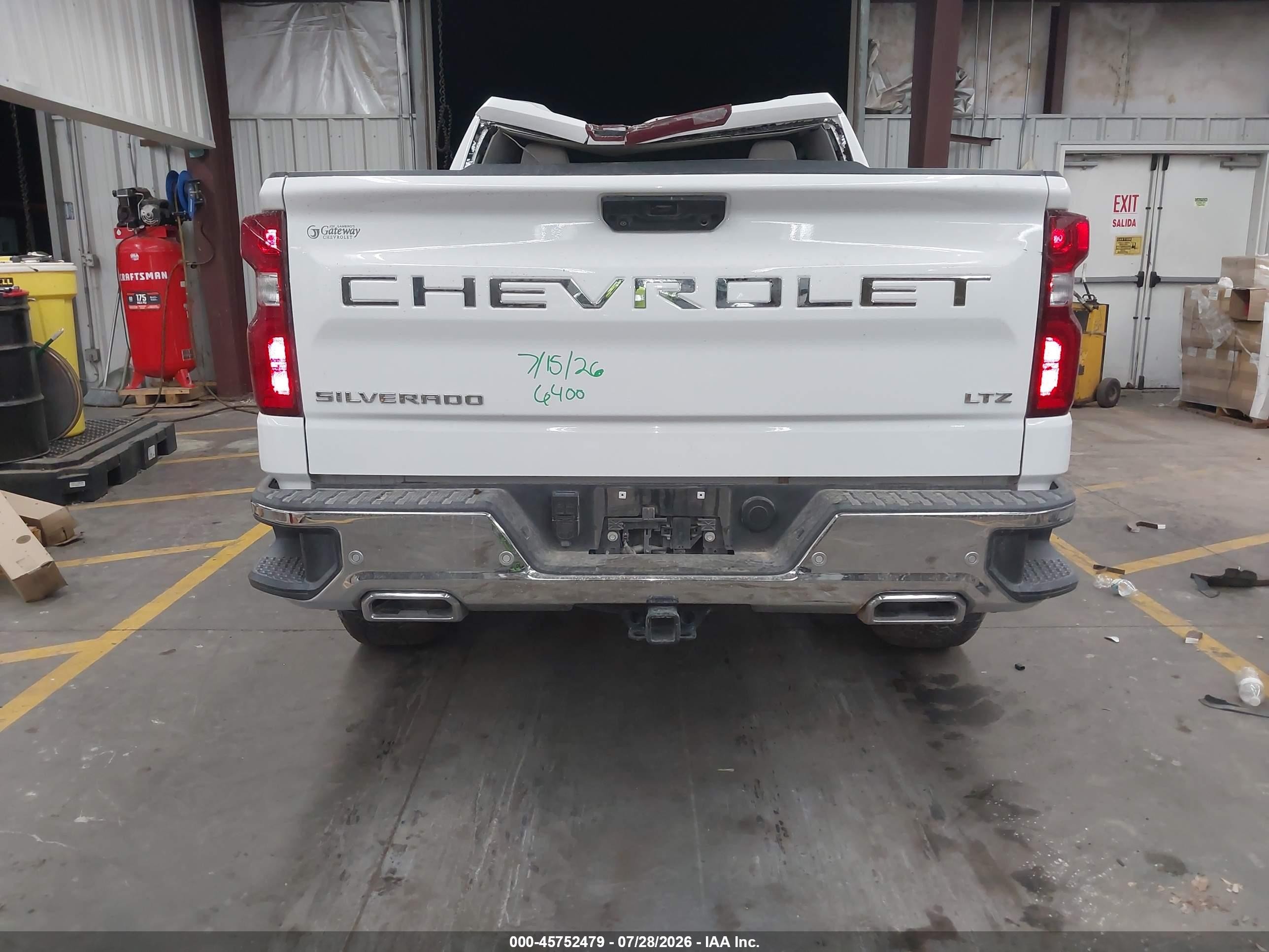 2022 Chevrolet Silverado 1500   White vin: 2GCUDGED0N1516400
