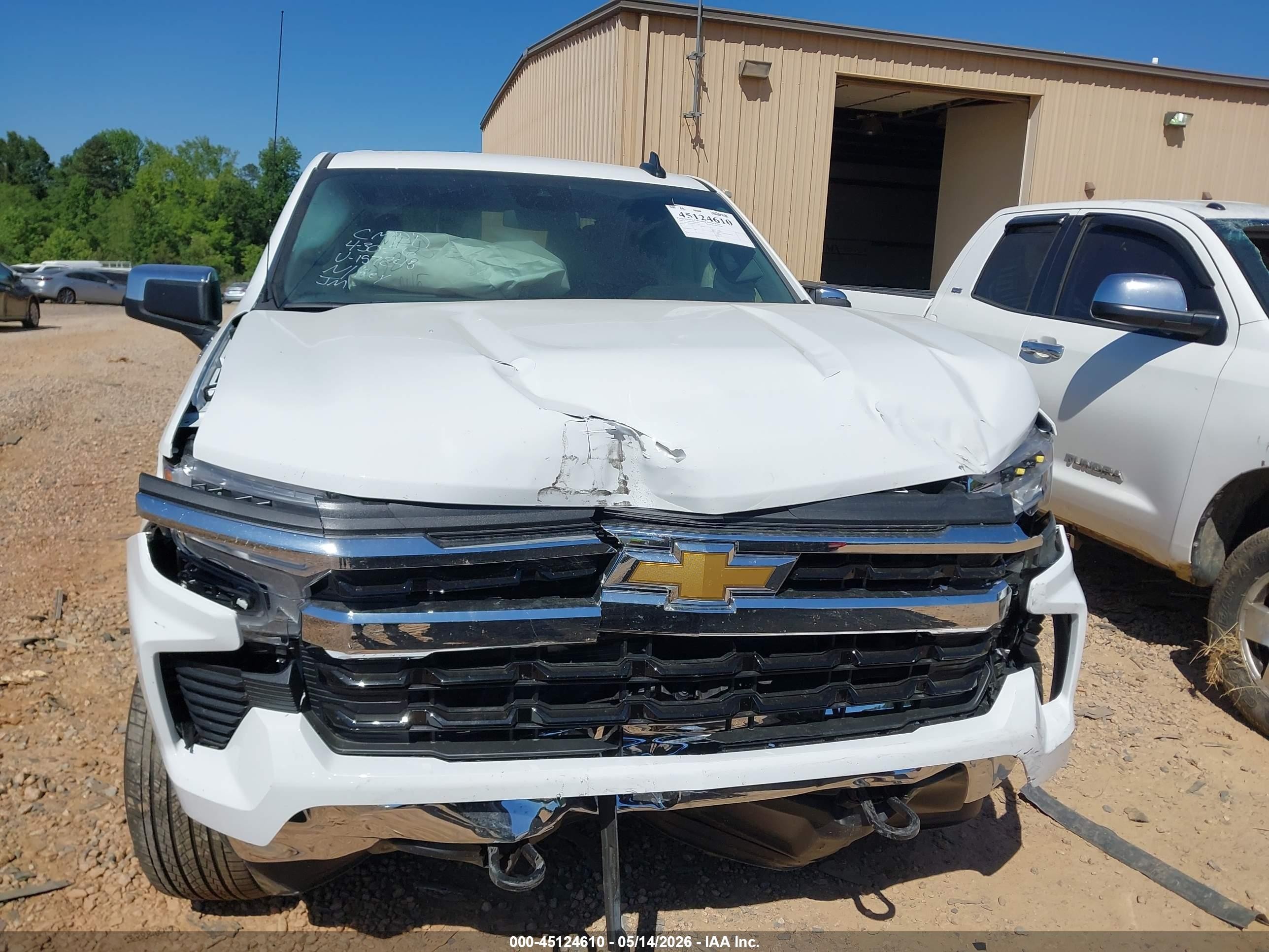 2026 Chevrolet Silverado 1500 4wd  Standard Bed Lt White vin: 2GCUKDED2T1157245