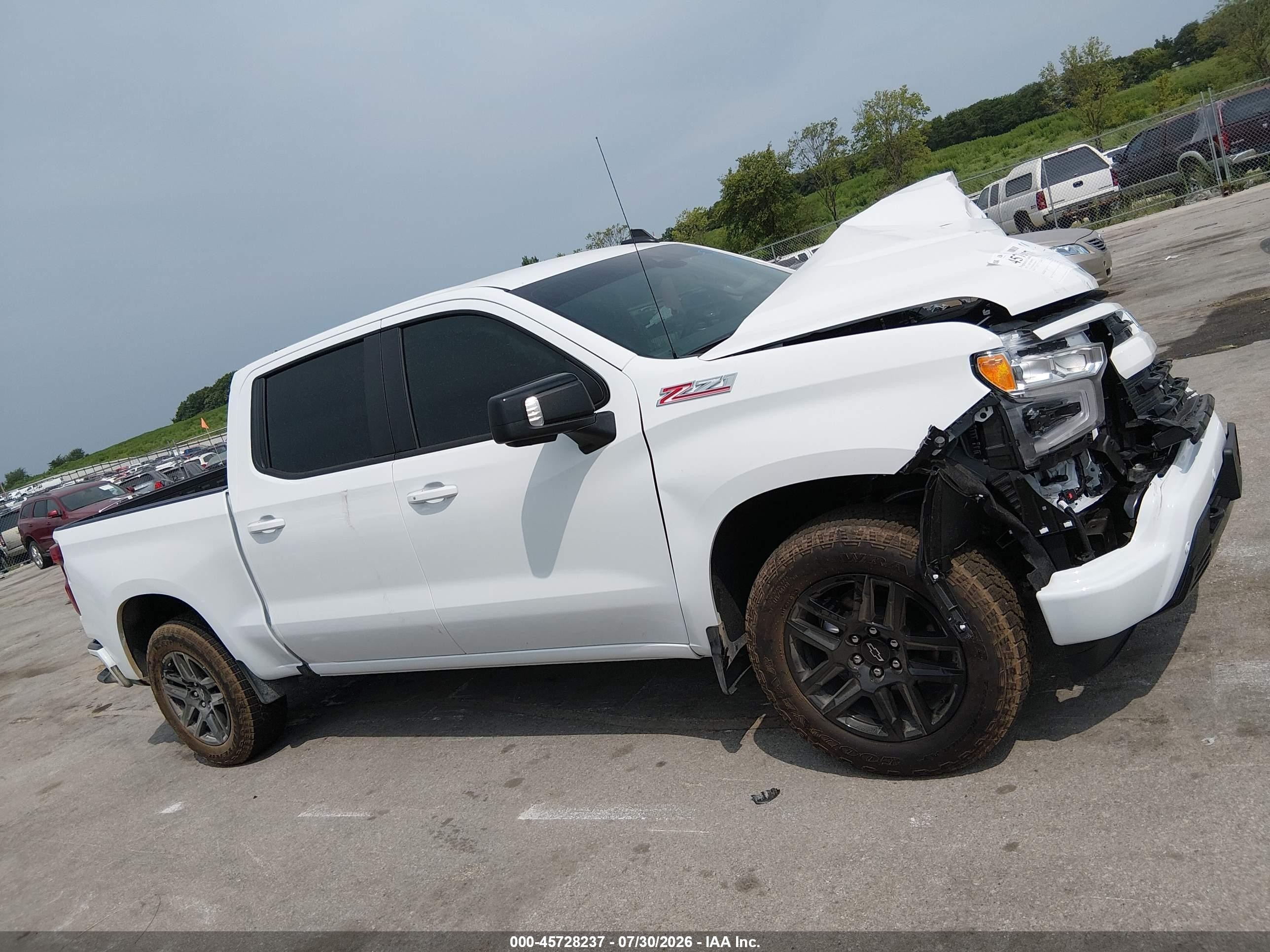 2026 Chevrolet Silverado 1500 4wd  Short Bed Rst White vin: 2GCUKEED1T1209163