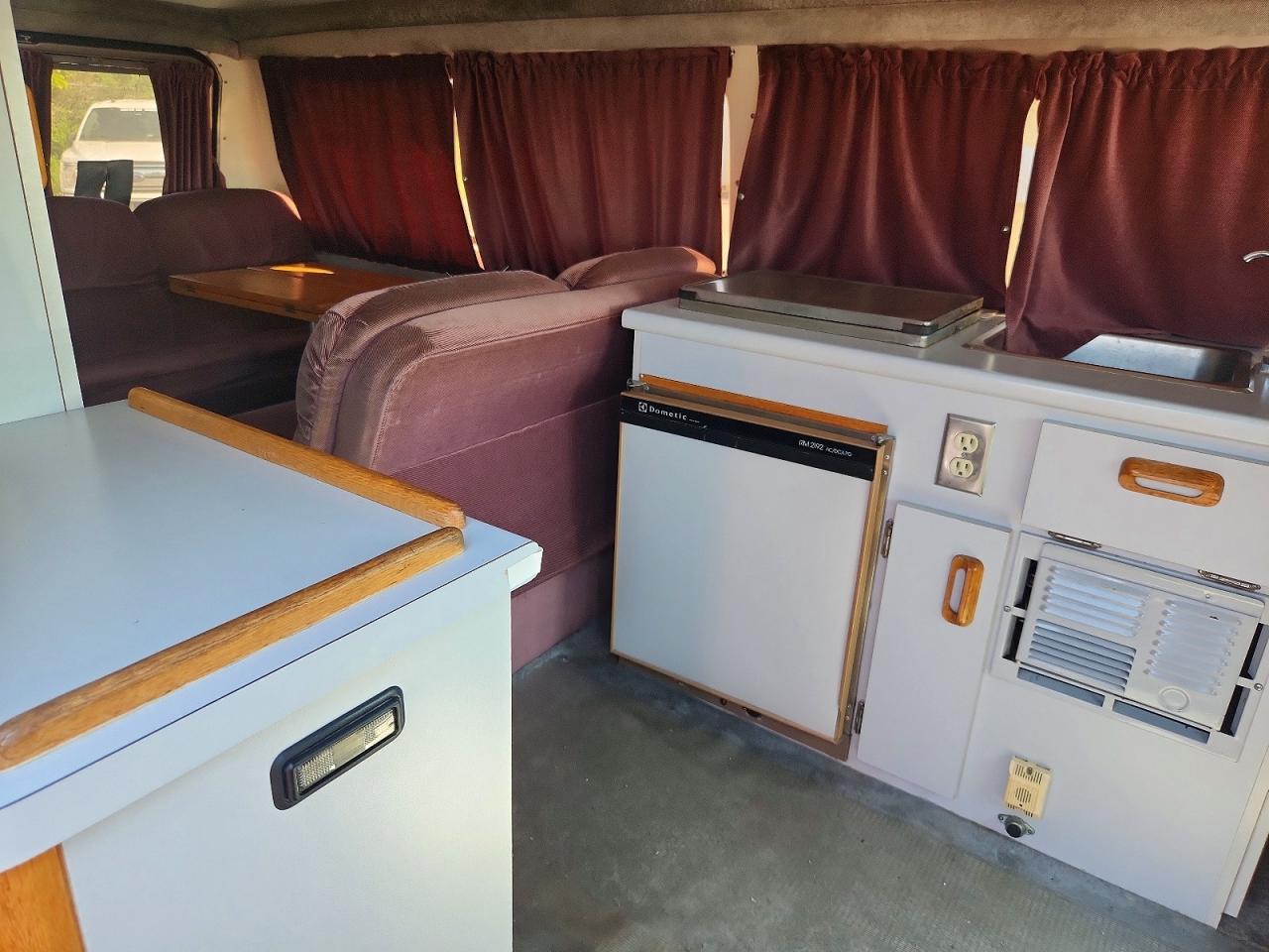 1988 Gmc Rally Wagon / Van G2500 Red vin: 2GDEG25H7J4509112