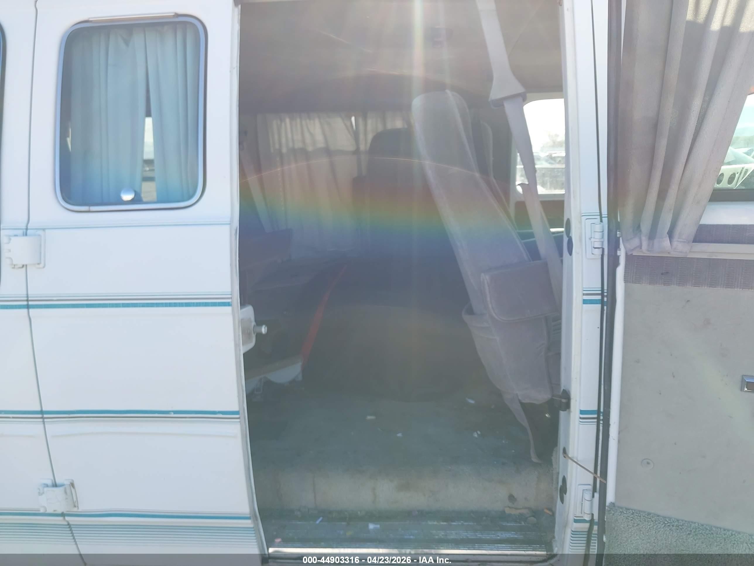 1992 Gmc Rally Wagon / Van G2500 White vin: 2GDEG25K1N4525968