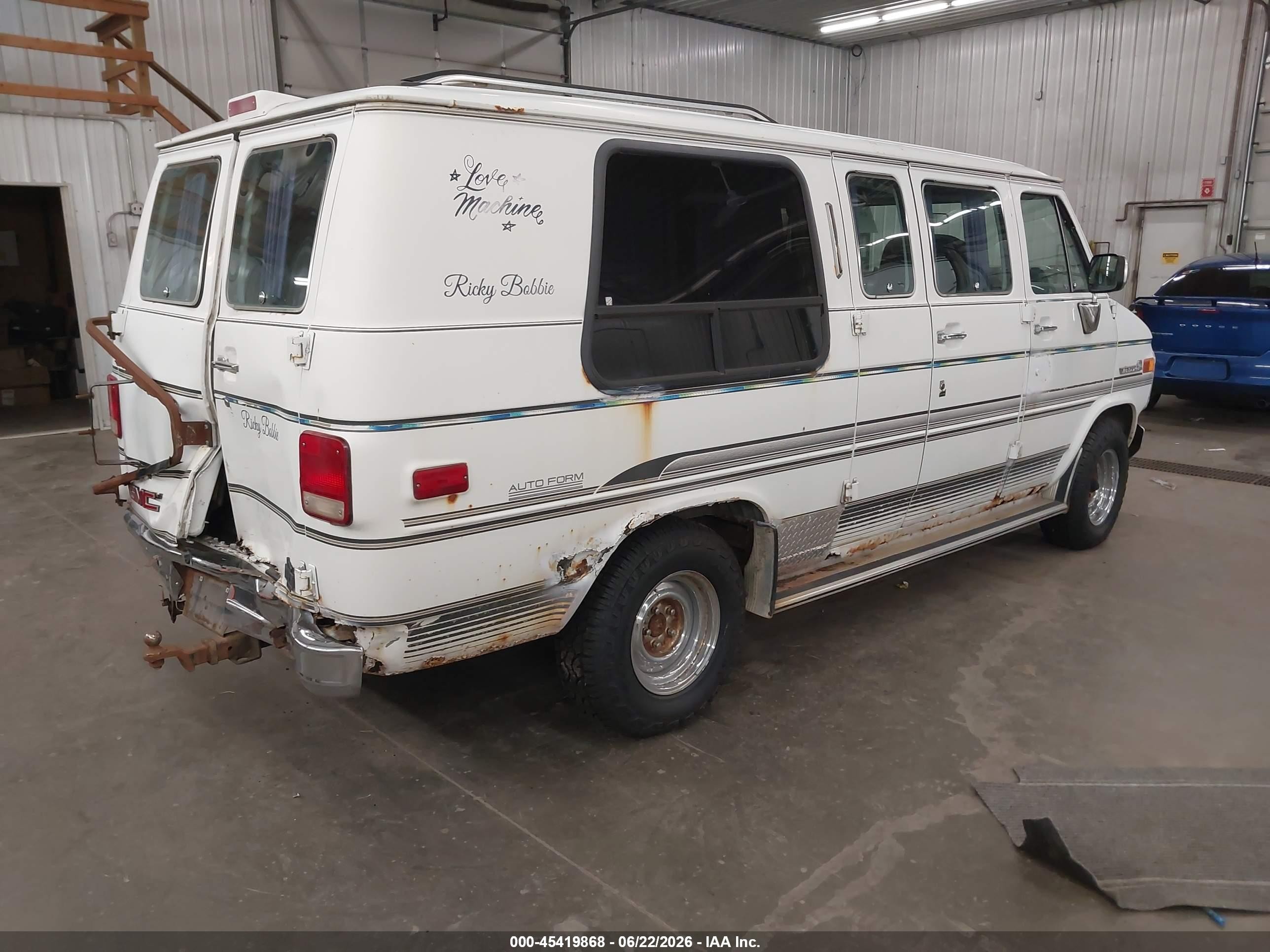 1992 Gmc Rally Wagon / Van G2500 White vin: 2GDEG25K2N4521847