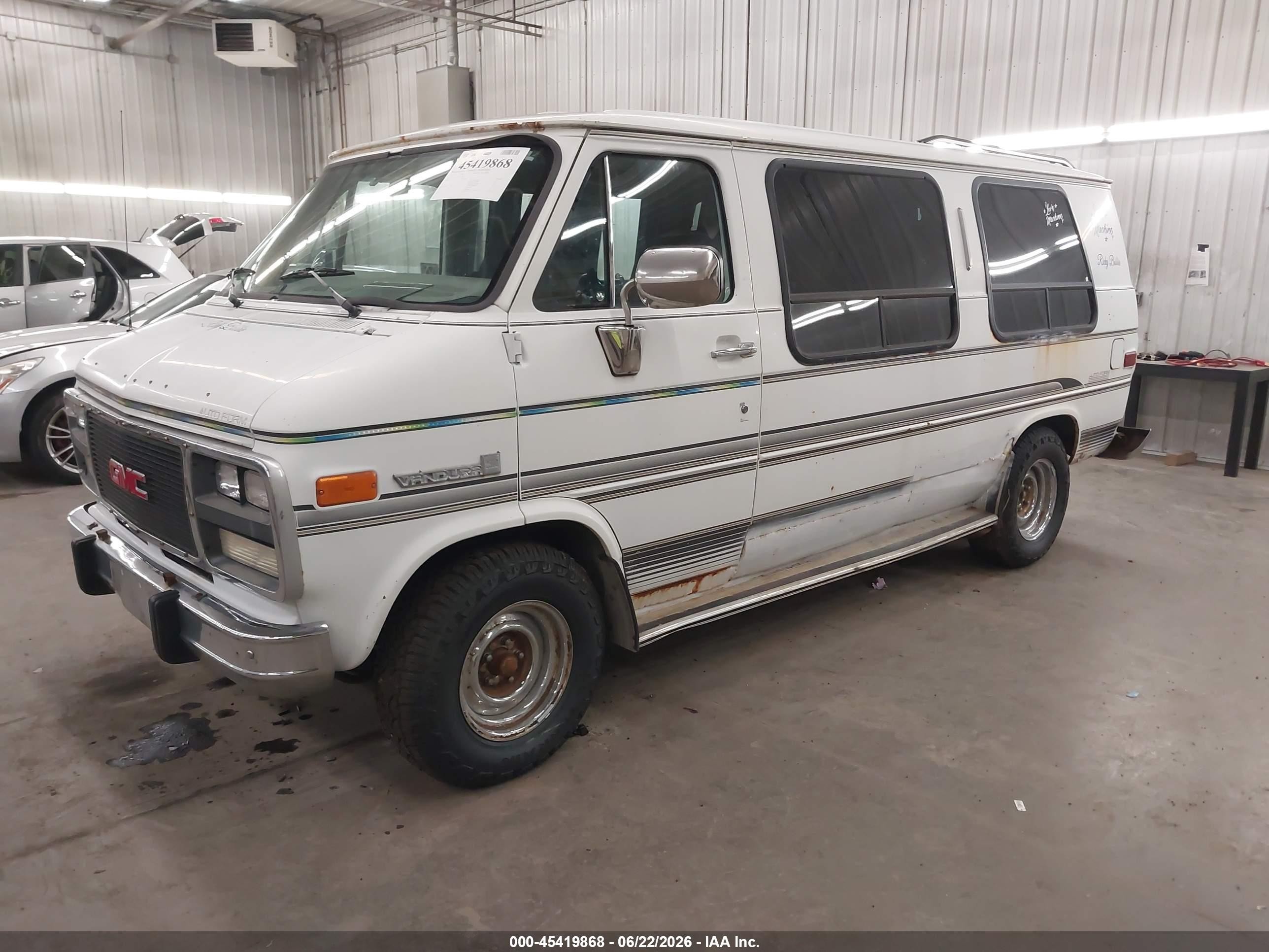 1992 Gmc Rally Wagon / Van G2500 White vin: 2GDEG25K2N4521847