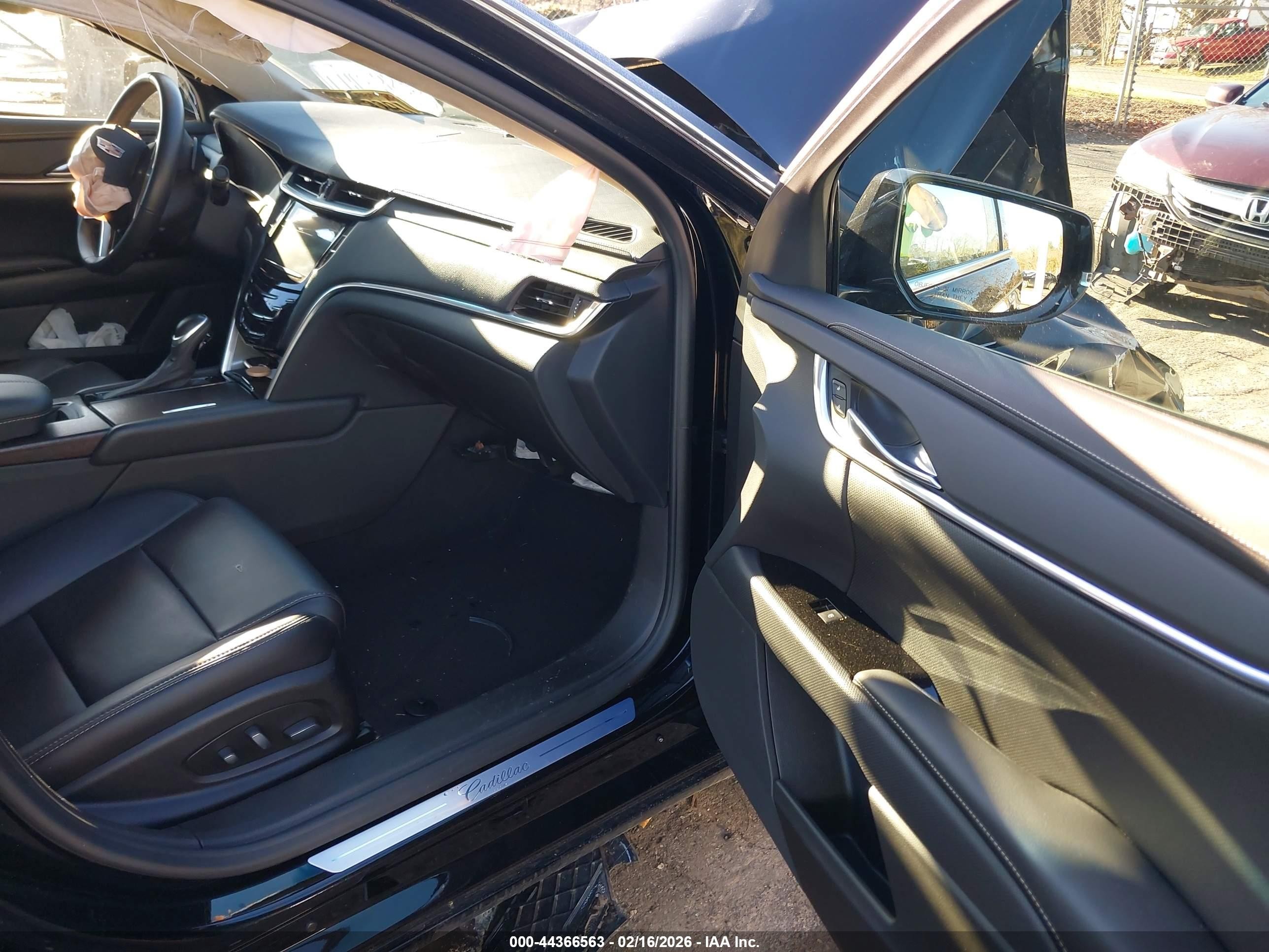2019 Cadillac Xts V4u Coachbuilder Limousine Черный vin: 2GEXG6U38K9550497