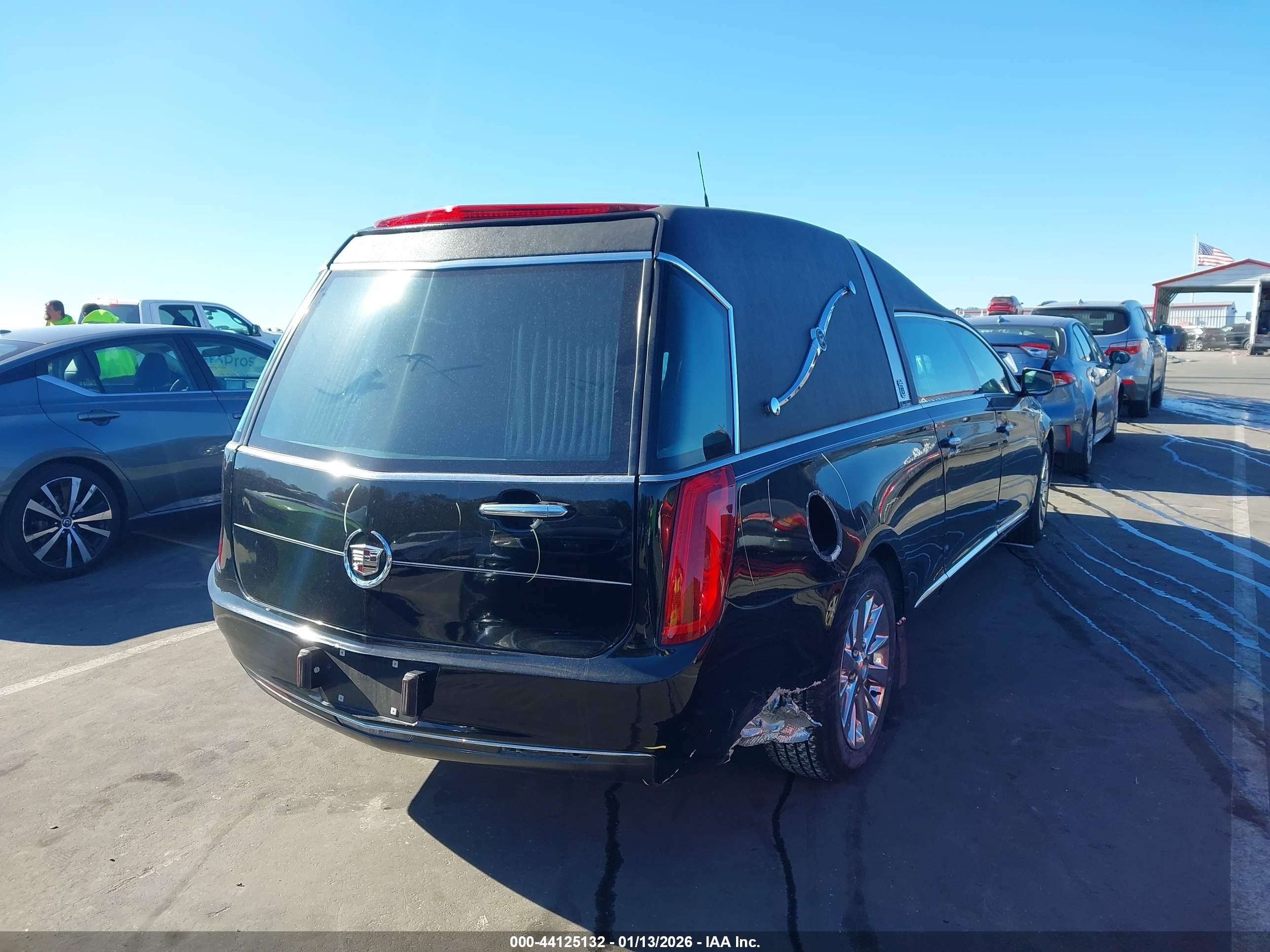 2014 Cadillac Xts B9q Coachbuilder Funeral Coach Black vin: 2GEXG7U38E9500077
