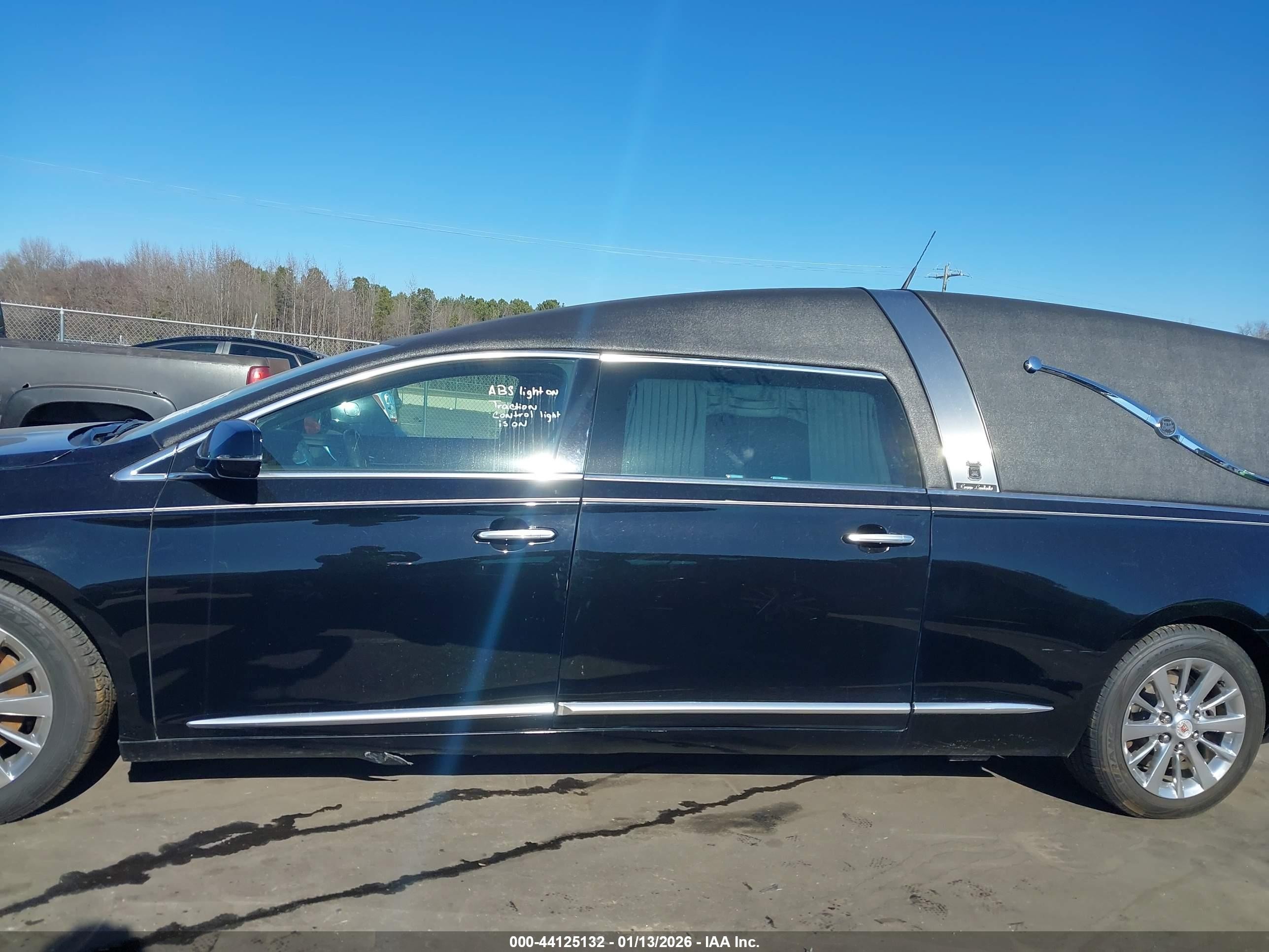 2014 Cadillac Xts B9q Coachbuilder Funeral Coach Black vin: 2GEXG7U38E9500077