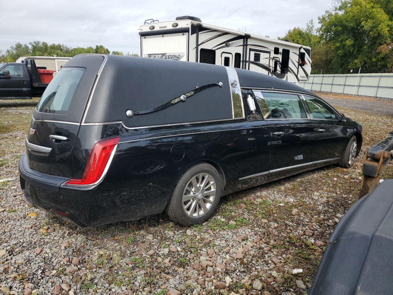 2018 Cadillac Xts Funeral Coach Черный vin: 2GEXG7U39J9500602