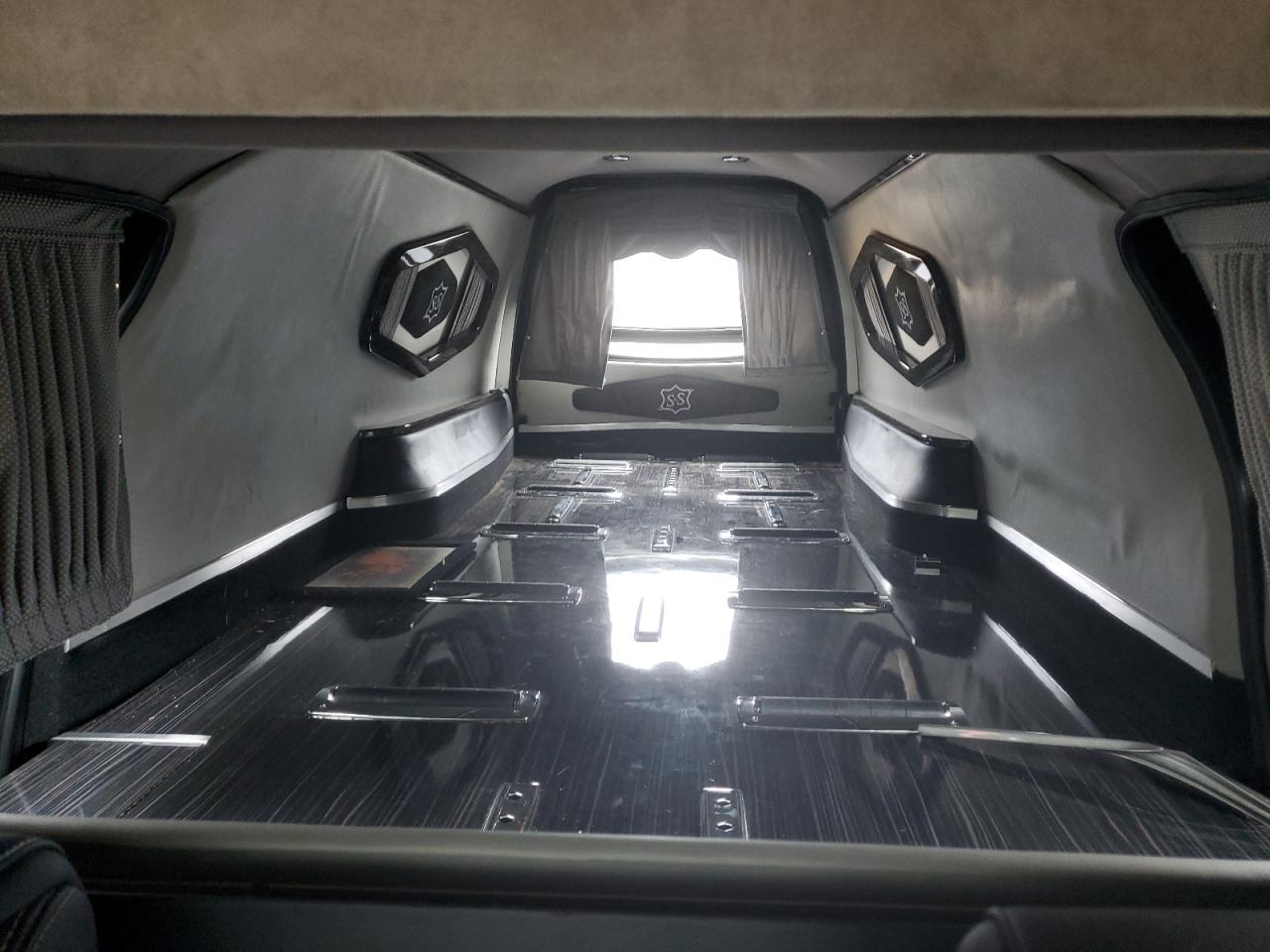 2018 Cadillac Xts Funeral Coach Черный vin: 2GEXG7U39J9500602