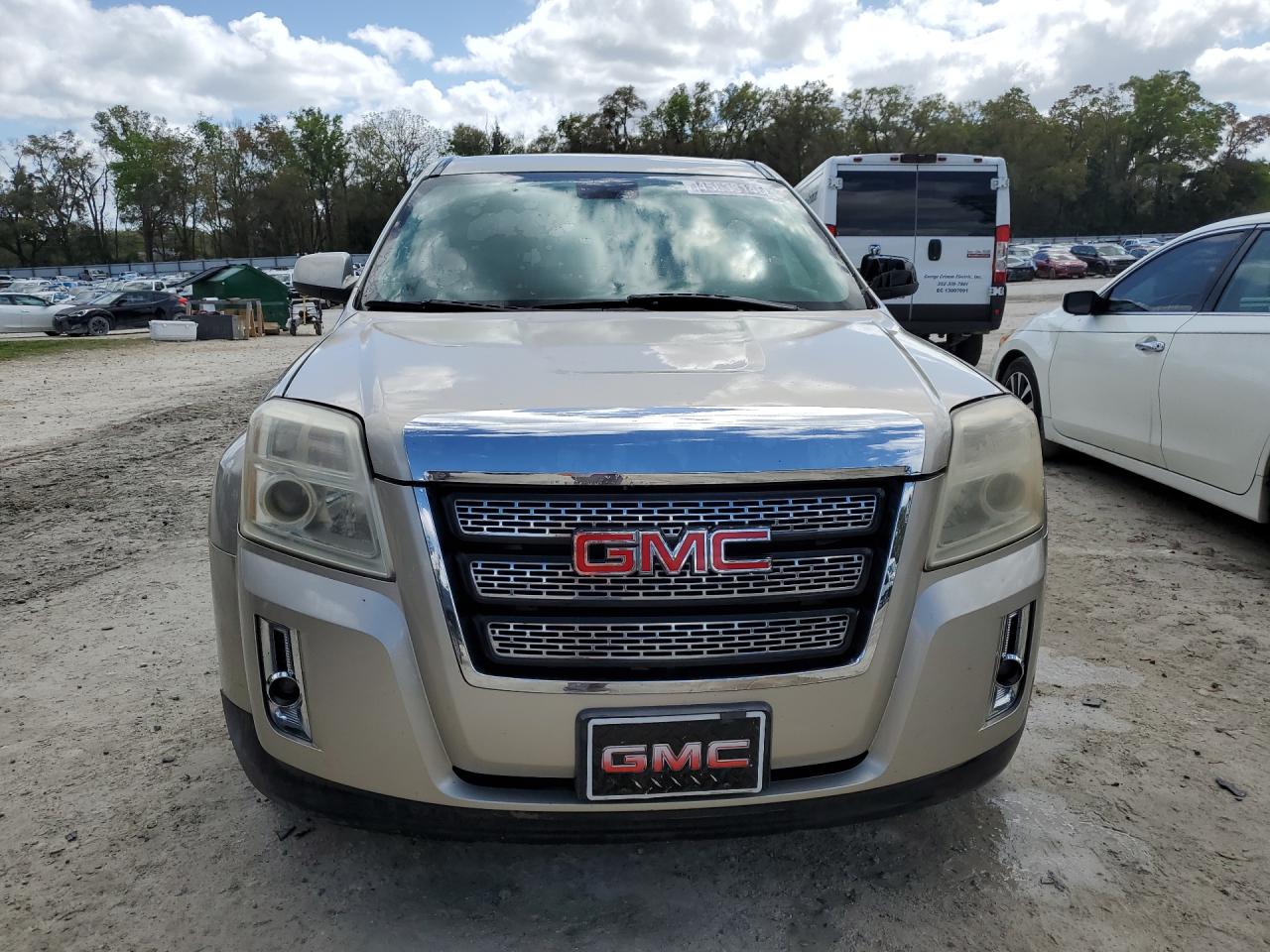 2014 Gmc Terrain Sle Gold vin: 2GKALMEK3E6290461 Damage: Left Head Lamp, Faded, Acceptable