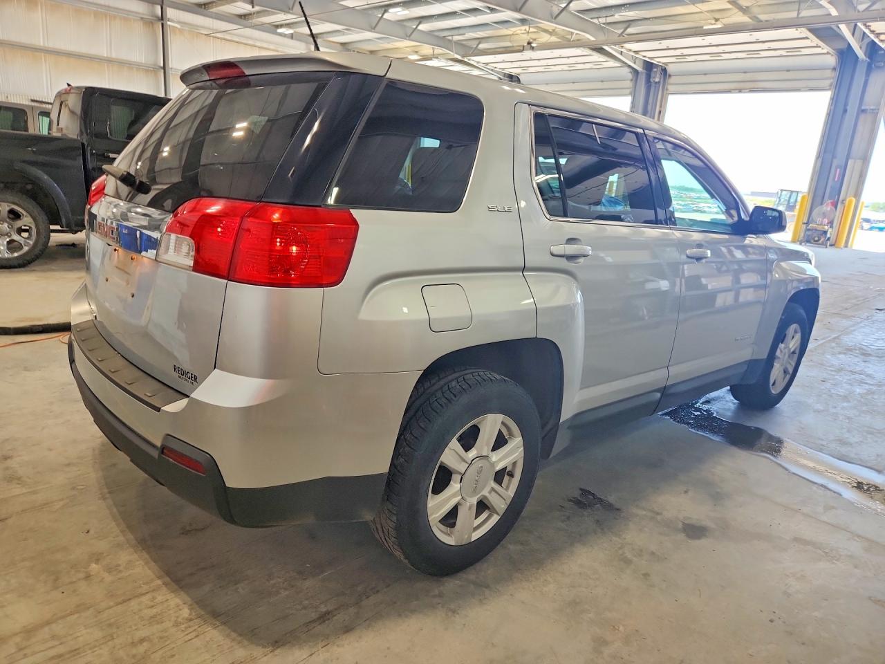 2015 Gmc Terrain Sle Серебряный vin: 2GKALMEK5F6304264