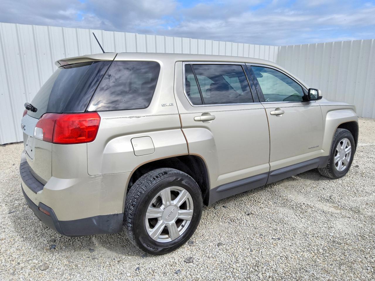 2015 Gmc Terrain Sle Gold vin: 2GKALMEK6F6327360