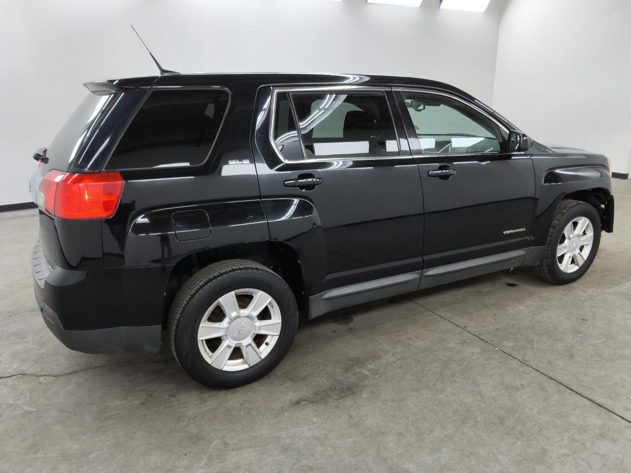 2012 Gmc Terrain Sle Black vin: 2GKALMEK8C6175349 Damage: Right Qtr Panel, Dent(S) W/ Paint Dmg, 1 To 2 Inches