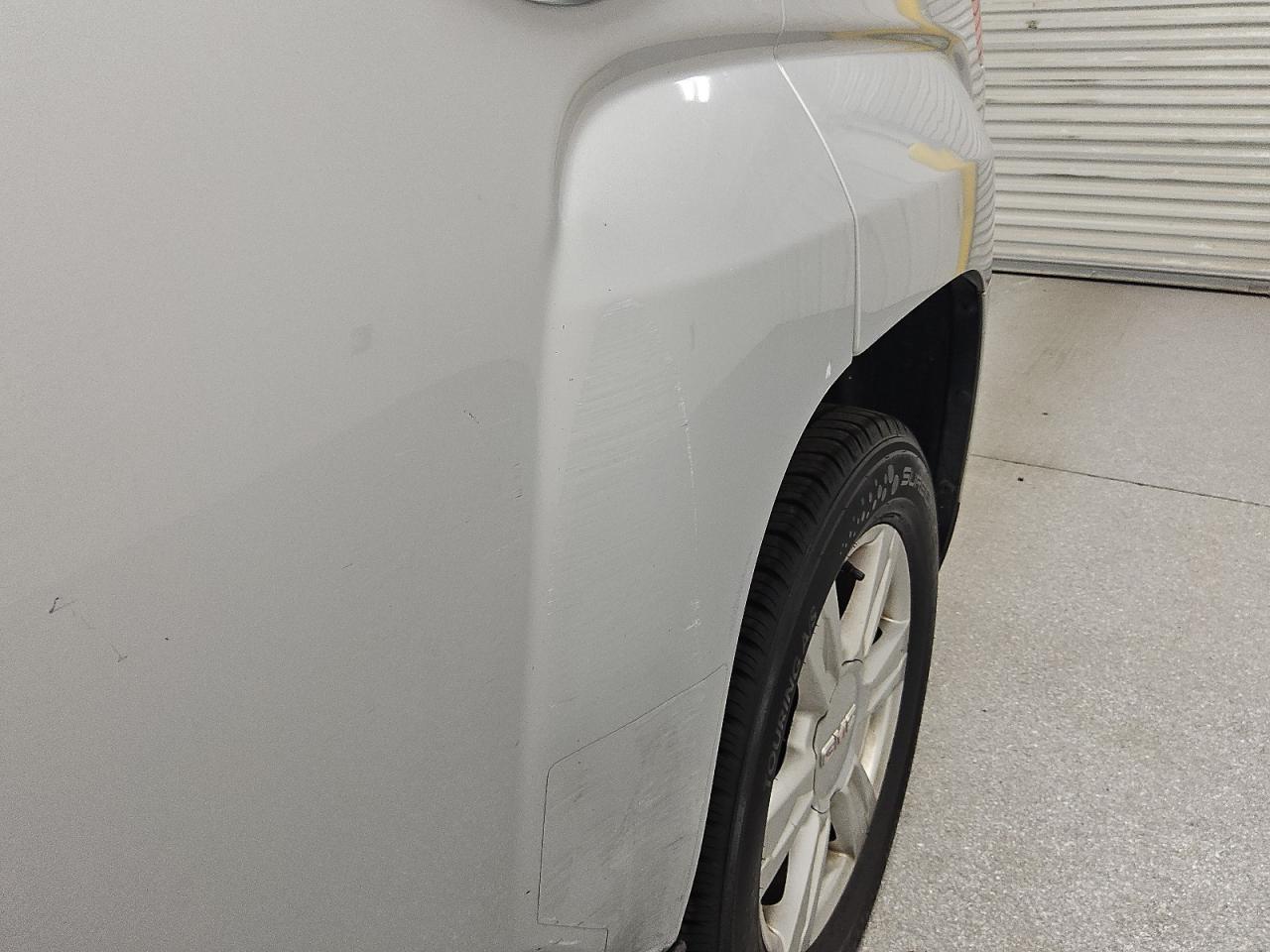 2014 Gmc Terrain Sle Silver vin: 2GKALMEK8E6190548 Damage: Left Rear Door, Heavy Scratch, 1/2 To 1 Inch