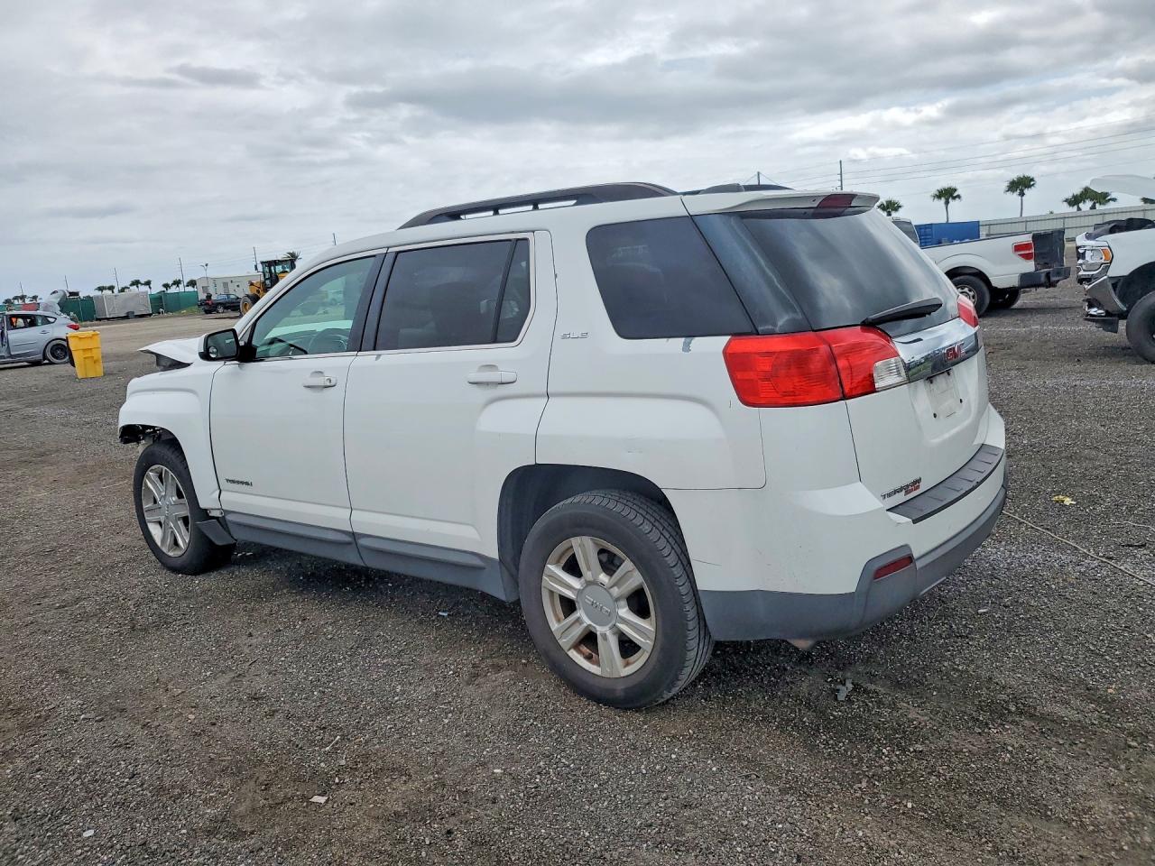 2015 Gmc Terrain Белый vin: 2GKALREK5F6108452