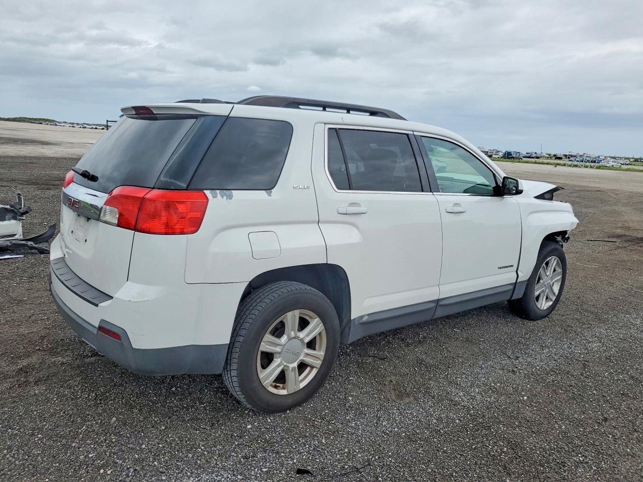 2015 Gmc Terrain Белый vin: 2GKALREK5F6108452