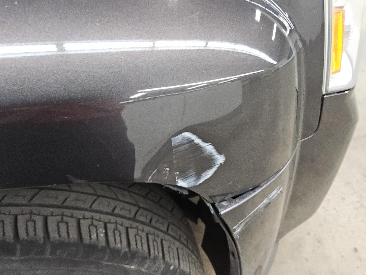 2014 Gmc Terrain Slt Black vin: 2GKALSEK9E6307865 Damage: Right Front Fender, Dent(S) W/ Paint Dmg, 5 To 6 Inches
