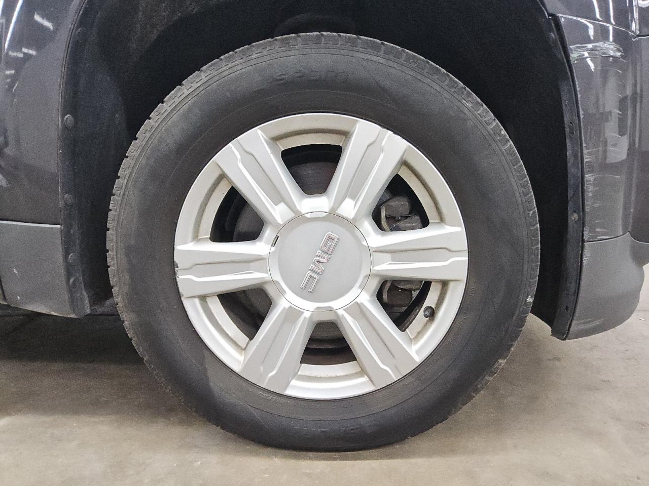 2014 Gmc Terrain Slt Black vin: 2GKALSEK9E6307865 Damage: Right Front Wheel, Curb Rash, 4 To 5 Inches