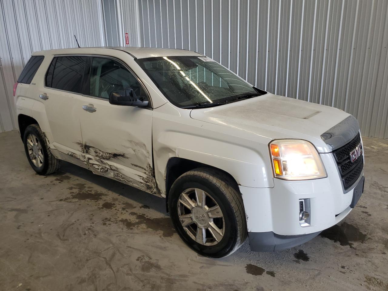 2013 Gmc Terrain Sle White vin: 2GKFLREK4D6394832 Damage: Right Head Lamp, Faded, Repair Required