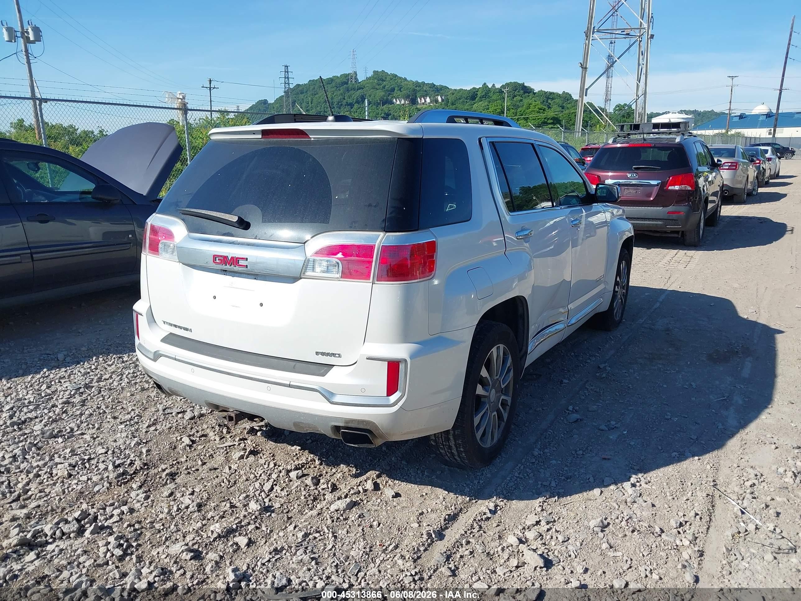 2017 Gmc Terrain Denali Белый vin: 2GKFLVE34H6150136