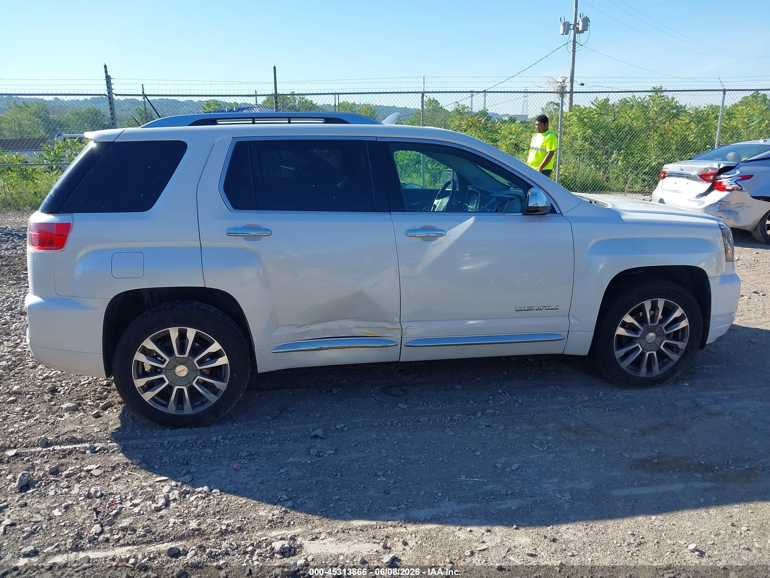 2017 Gmc Terrain Denali Белый vin: 2GKFLVE34H6150136