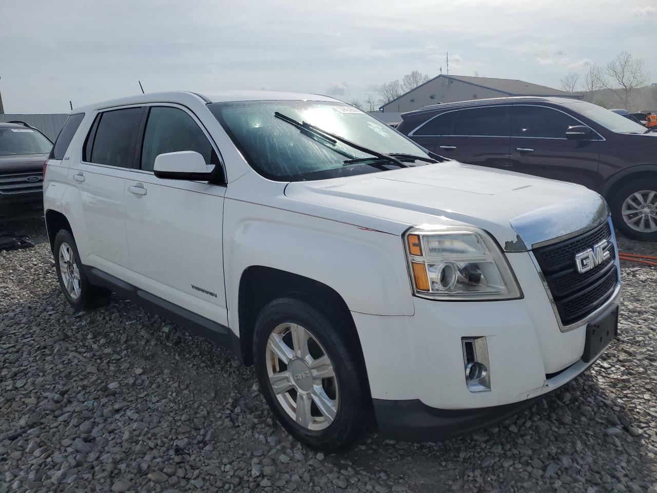 2015 Gmc Terrain Sle Белый vin: 2GKFLVEK4F6388170 Damage: Right Front Fender, Heavy Scratch, 4 To 5 Inches