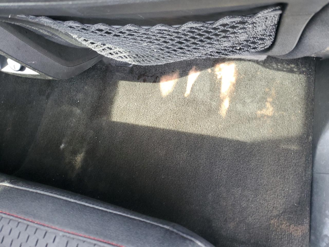 2015 Gmc Terrain Sle Белый vin: 2GKFLVEK4F6388170 Damage: Right Rear Carpet, Stained, Permanent