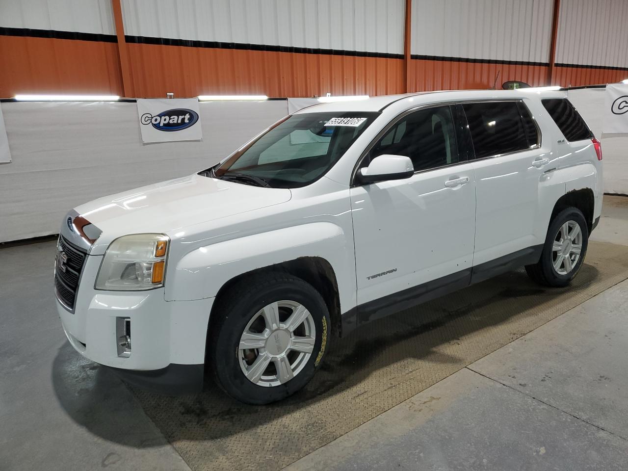 2015 Gmc Terrain Sle White vin: 2GKFLVEK6F6354456 Damage: Left Front Fender, Heavy Scratch, 9 To 10 Inches
