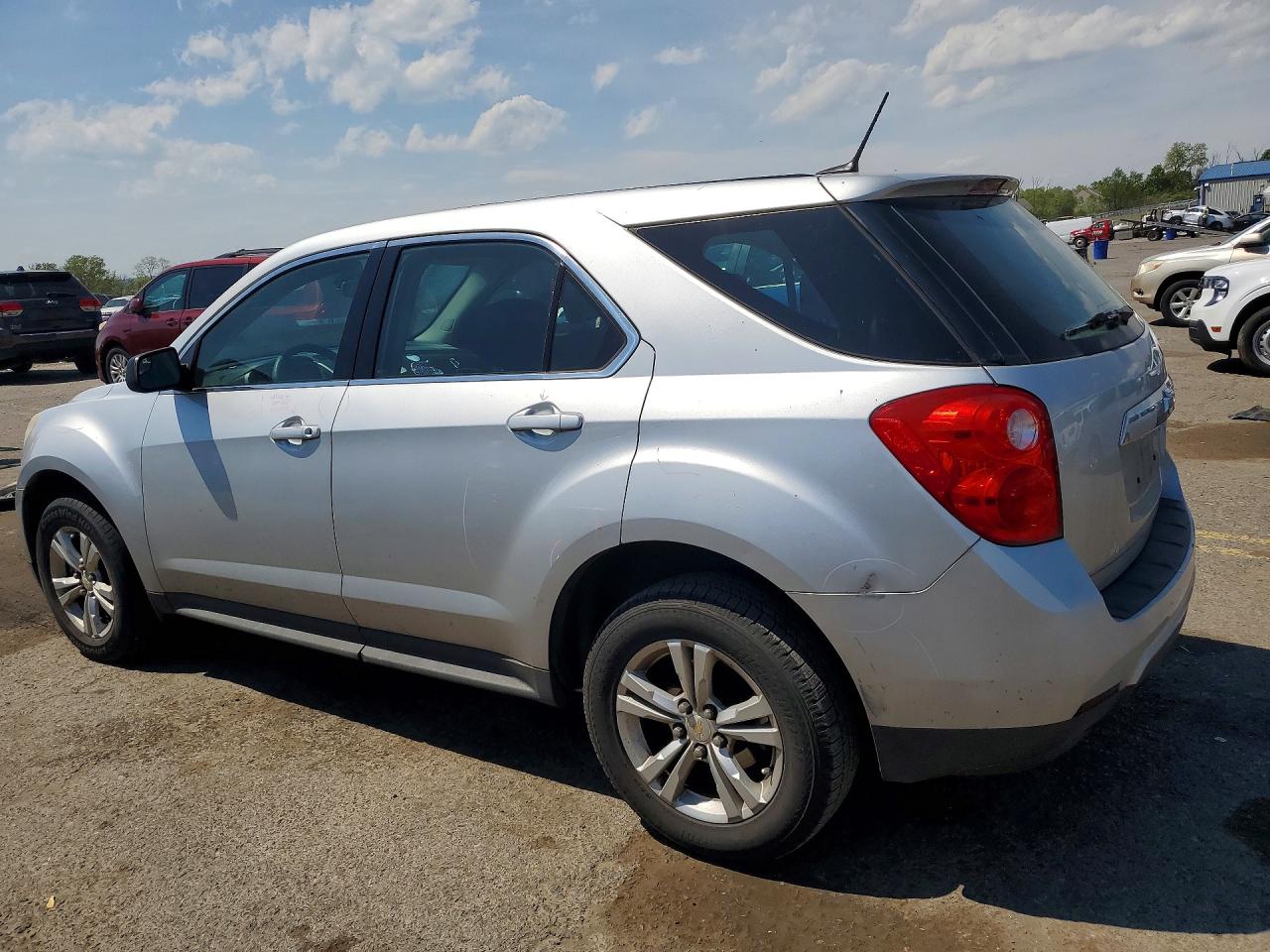 2014 Chevrolet Equinox Ls Серебряный vin: 2GNALAEK0E1126888