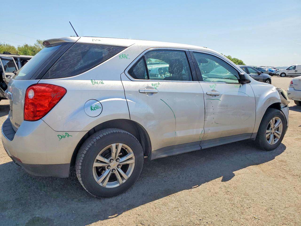 2014 Chevrolet Equinox Ls Серебряный vin: 2GNALAEK0E1126888